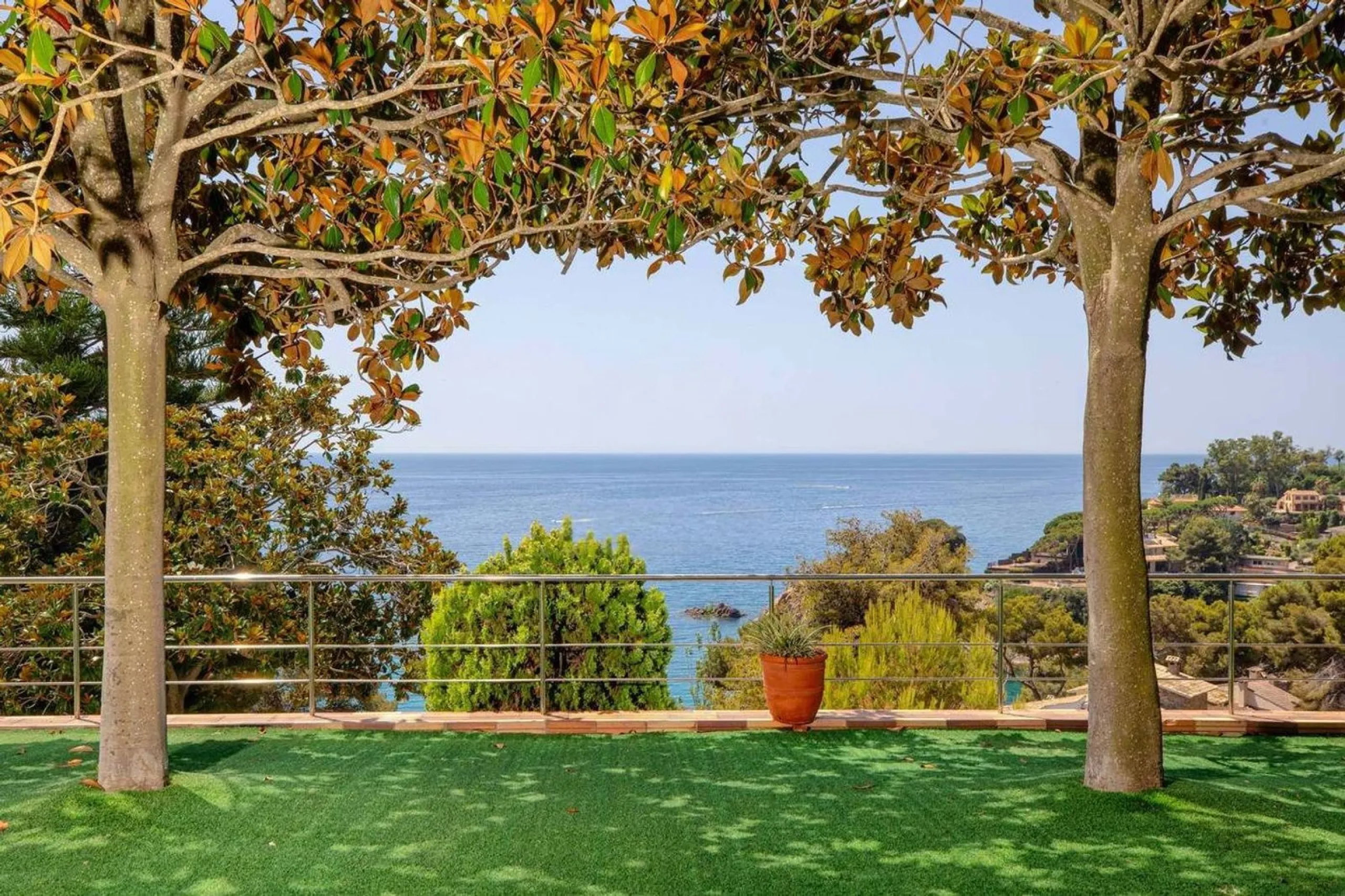 Spectacular three-level sea-view home in Cala Sant Francesc, Blanes