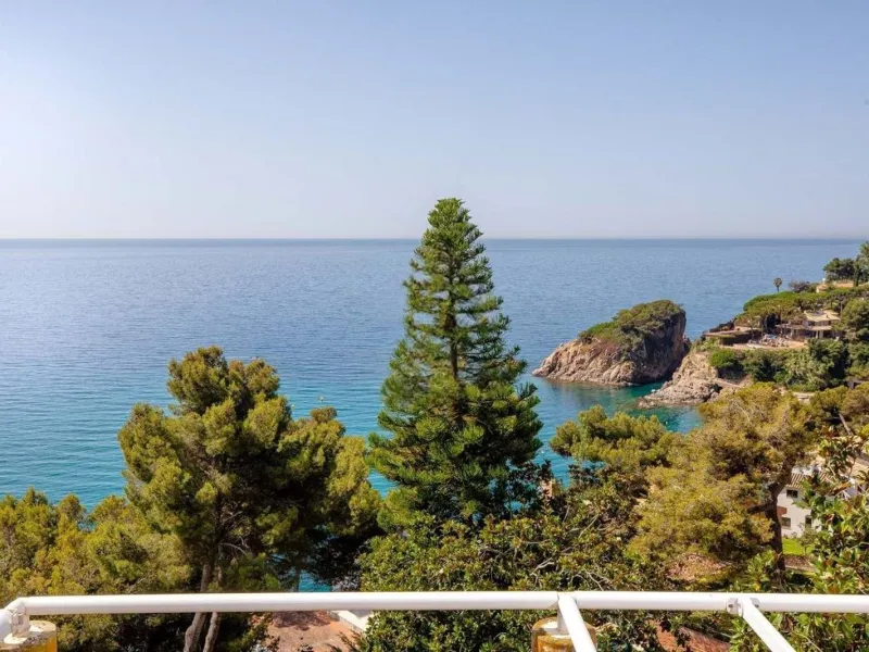 Spectacular three-level sea-view home in Cala Sant Francesc, Blanes