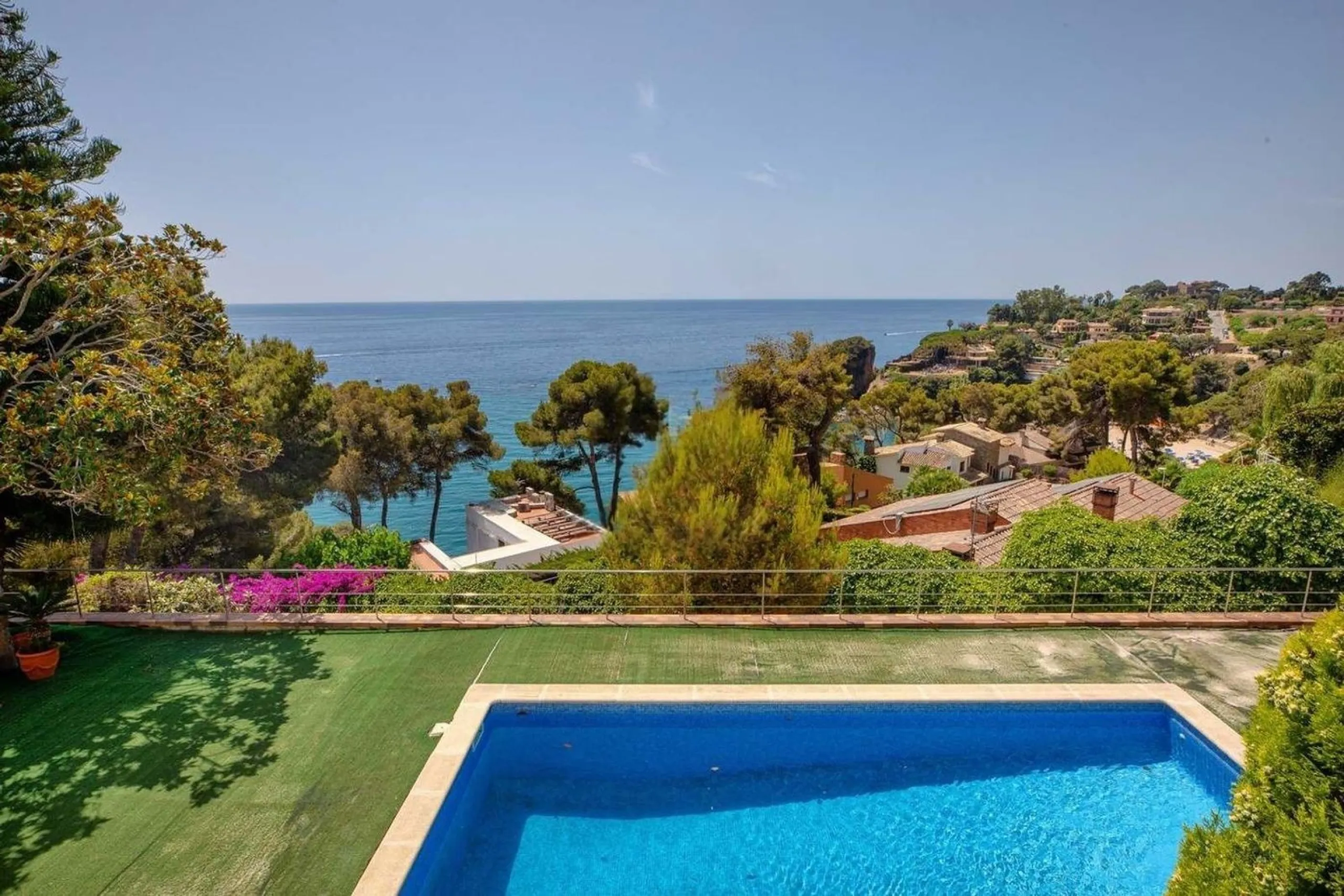 Spectacular three-level sea-view home in Cala Sant Francesc, Blanes