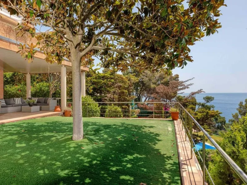 Spectacular three-level sea-view home in Cala Sant Francesc, Blanes