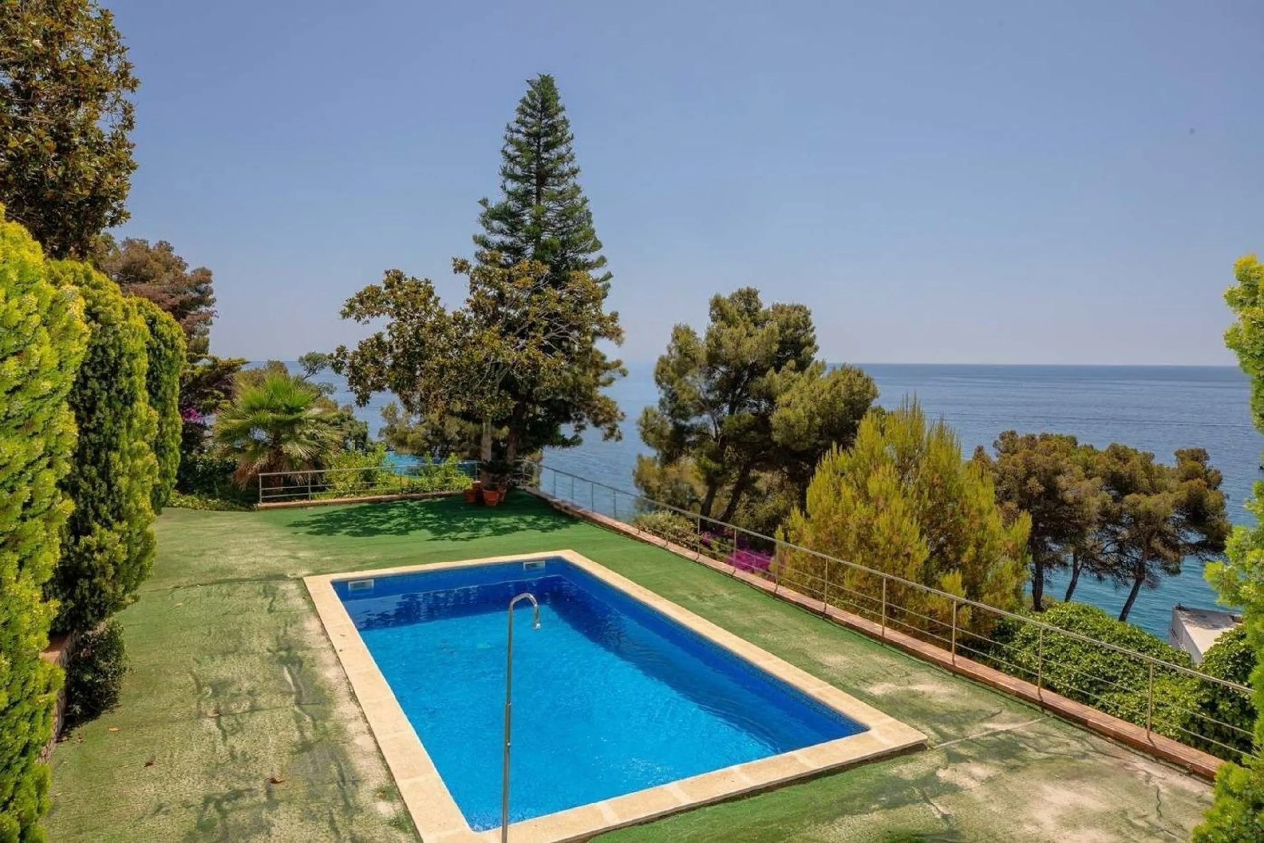 Spectacular three-level sea-view home in Cala Sant Francesc, Blanes