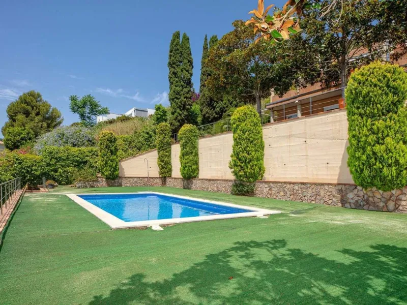 Spectacular three-level sea-view home in Cala Sant Francesc, Blanes
