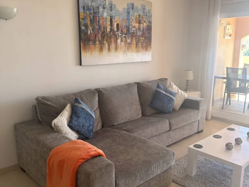 Atemberaubende 2-Zimmer-Wohnung mit Meerblick, privatem Tiefgaragenstellplatz und Abstellraum – Bellavista Hills 2, Calahonda – 349.000 €