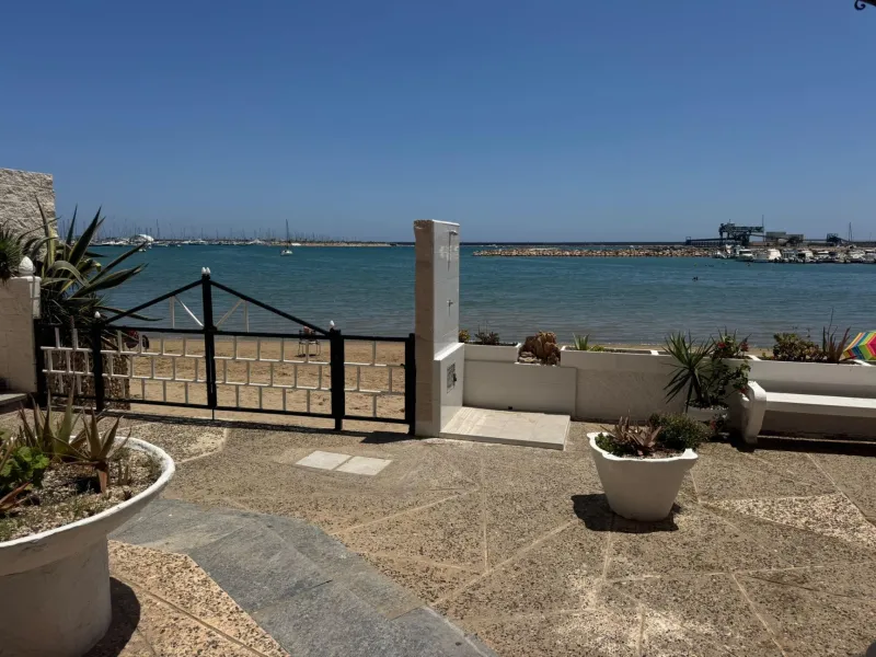 Fantástico apartamento de 3 dormitorios en primera línea de playa en Torrevieja