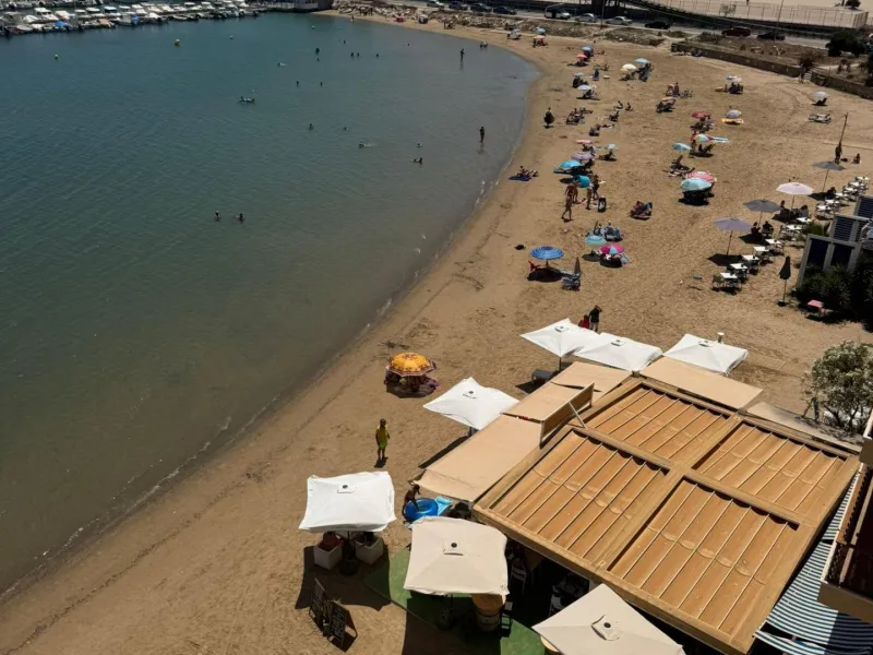 Fantástico apartamento de 3 dormitorios en primera línea de playa en Torrevieja