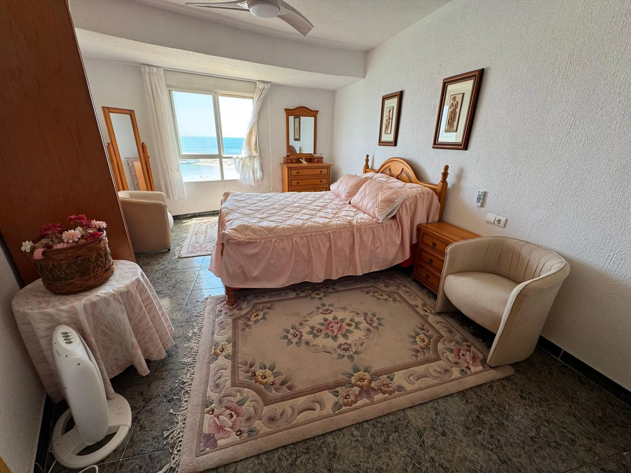 Fantástico apartamento de 3 dormitorios en primera línea de playa en Torrevieja