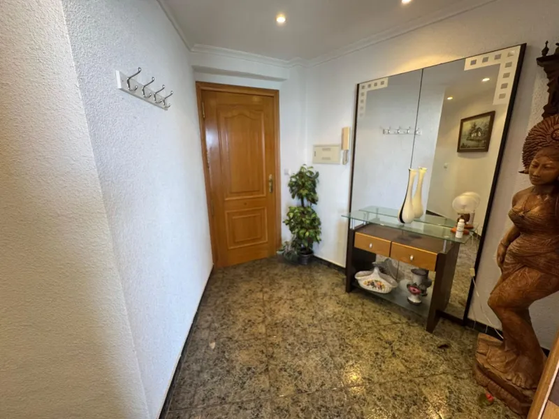 Fantástico apartamento de 3 dormitorios en primera línea de playa en Torrevieja