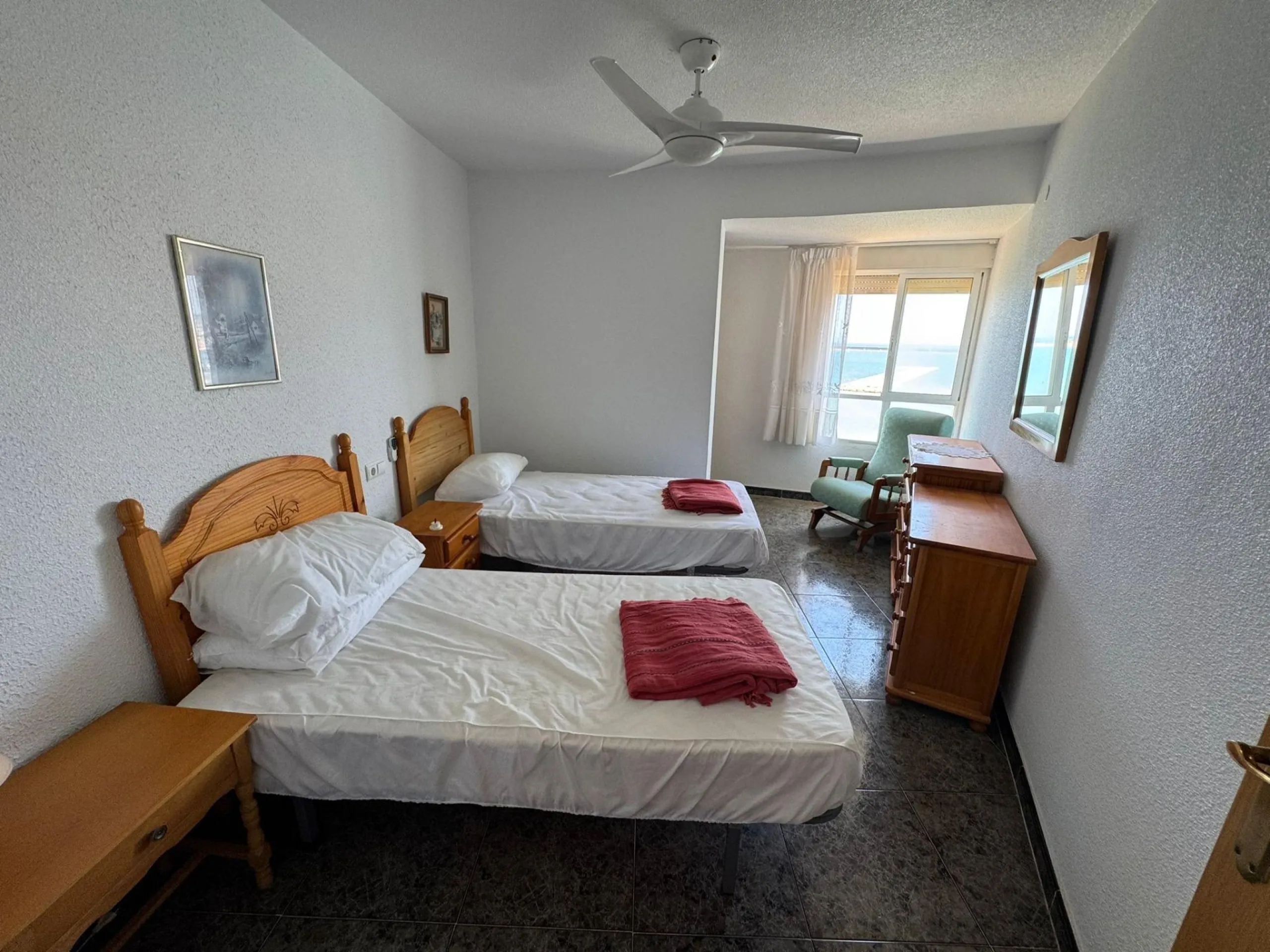 Fantástico apartamento de 3 dormitorios en primera línea de playa en Torrevieja