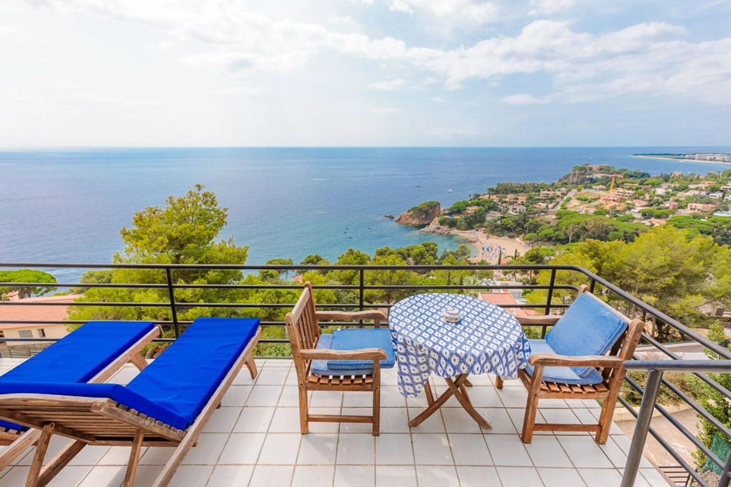 Charming sea-view villa in Cala Sant Francesc, Blanes