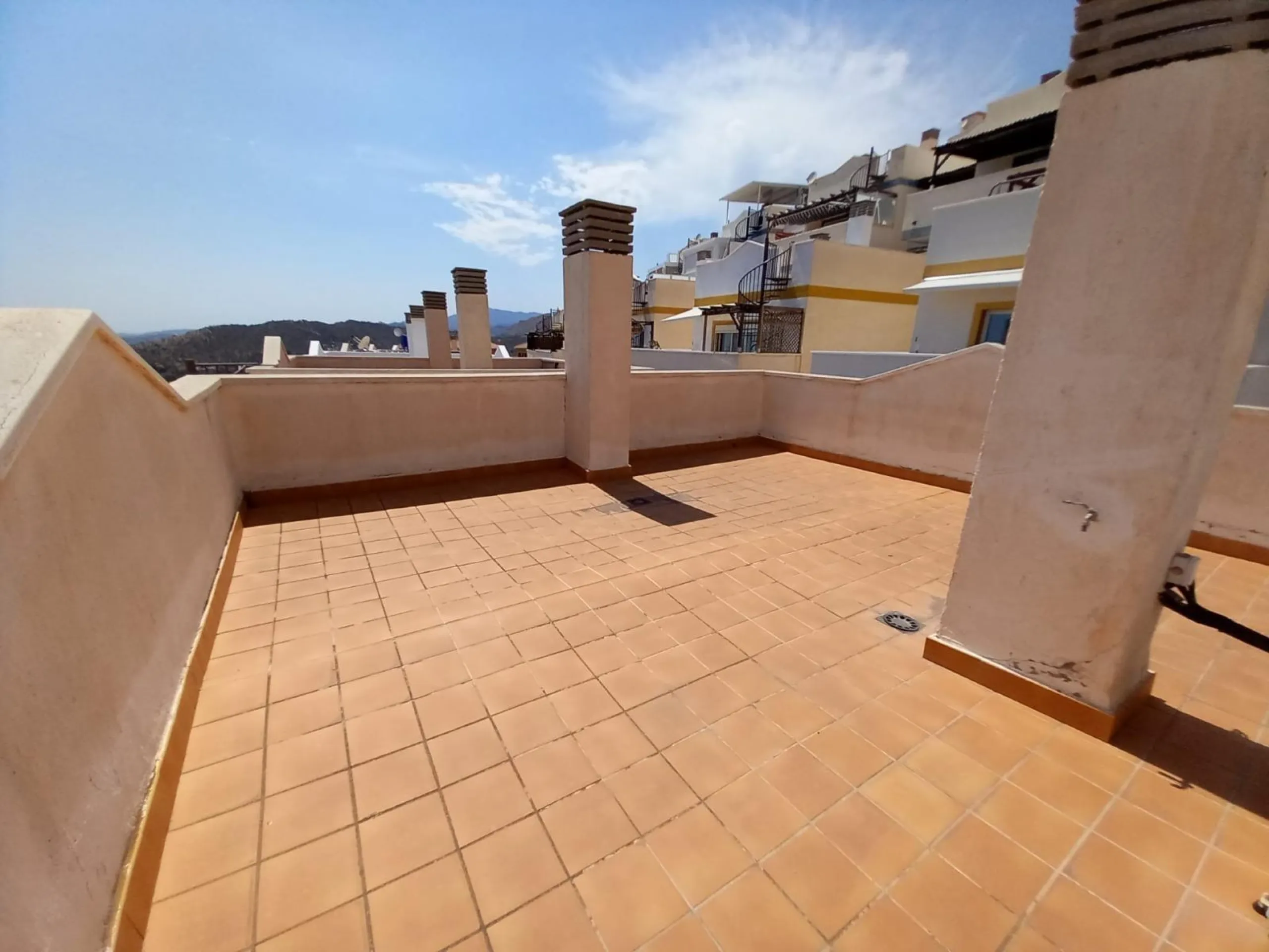 Encantadora Casa Adosada con Impresionantes Vistas al Mar en Balcón de Finestrat
