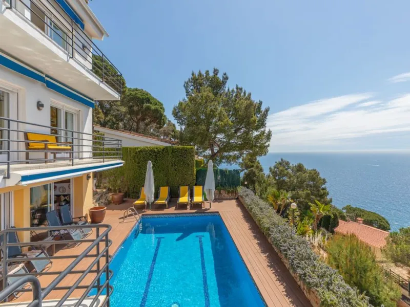 Charming sea-view villa in Cala Sant Francesc, Blanes