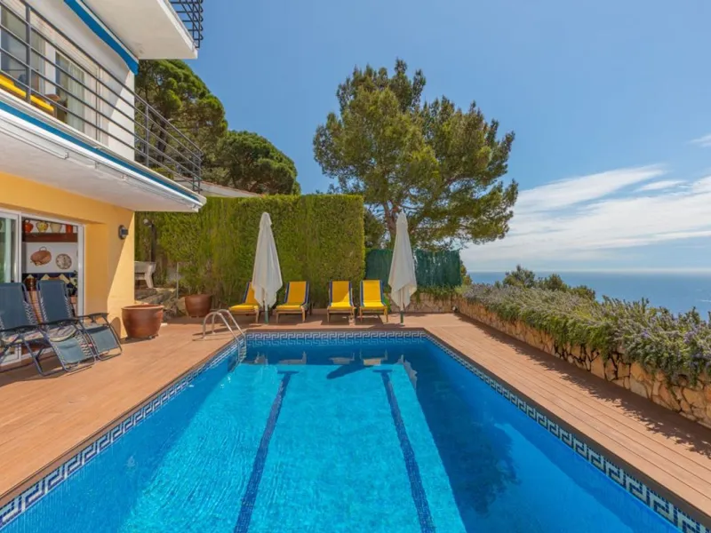 Charming sea-view villa in Cala Sant Francesc, Blanes