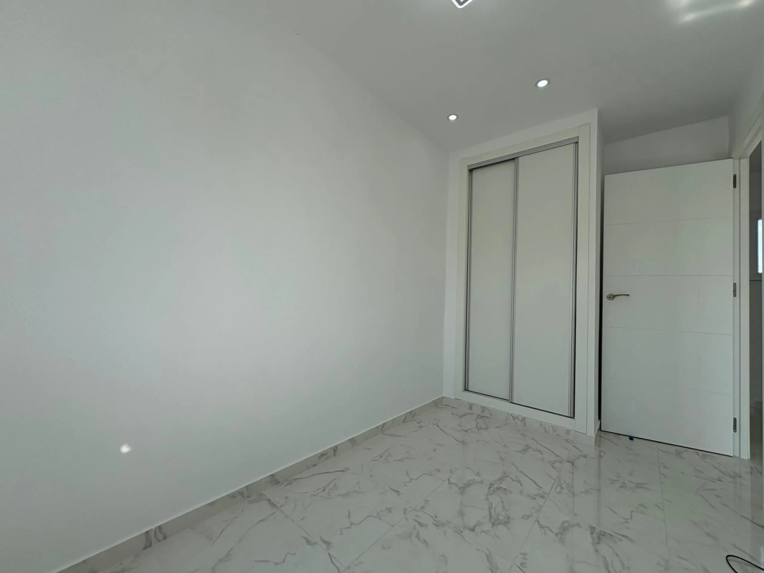 Твой новый дом ждет вас! 🏡✨ РЕМОНТИРОВАННЫЙ ДОМ 3 СПАЛЬНИ 2 ВАННЫЕ 2 ТЕРРАСЫ С ОБЩИМ БАССЕЙНОМ