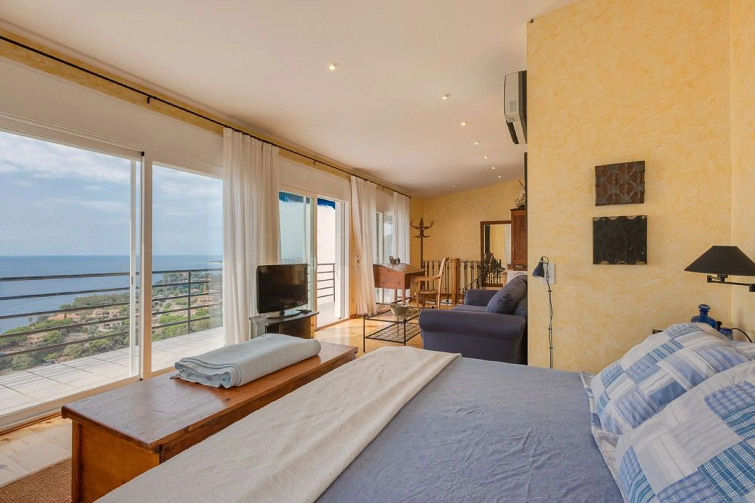 Charming sea-view villa in Cala Sant Francesc, Blanes