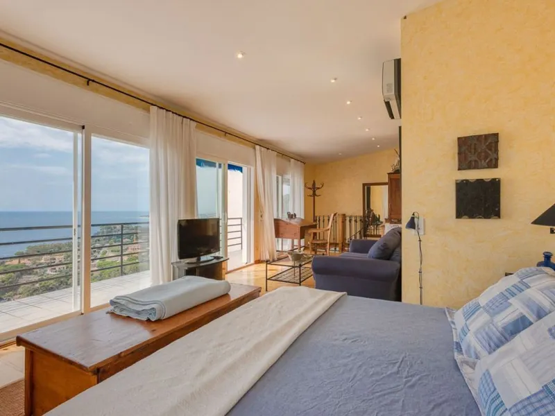 Charming sea-view villa in Cala Sant Francesc, Blanes