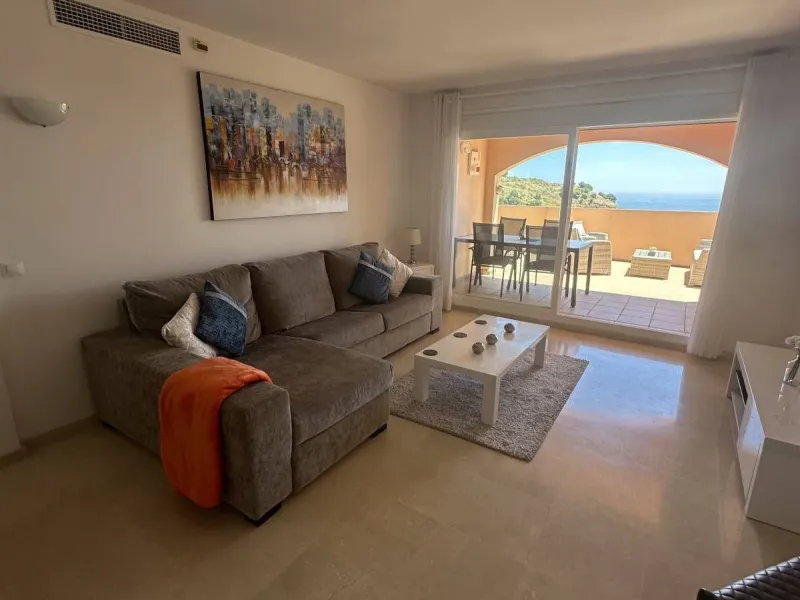 Atemberaubende 2-Zimmer-Wohnung mit Meerblick, privatem Tiefgaragenstellplatz und Abstellraum – Bellavista Hills 2, Calahonda – 349.000 €