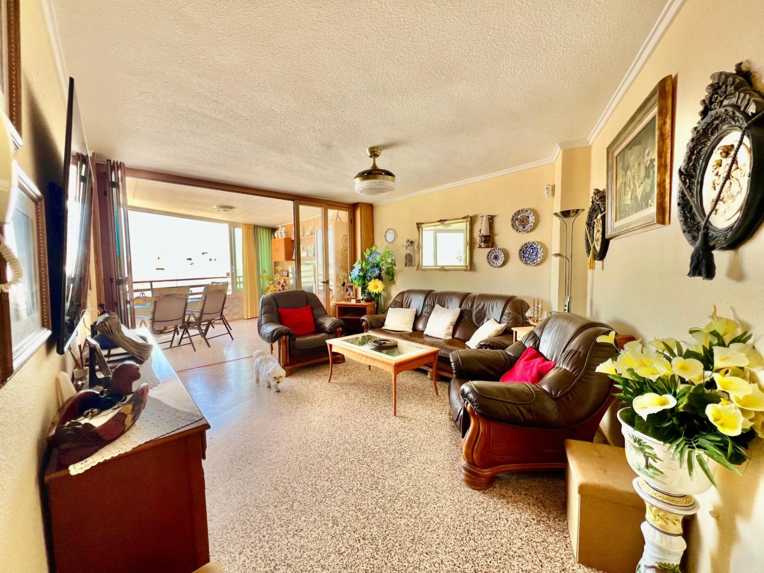 ESPACIOSO APARTAMENTO DE 3 HABITACIONES + PARKING + TRASTERO EN PLANTA 7 CON VISTAS AL MAR