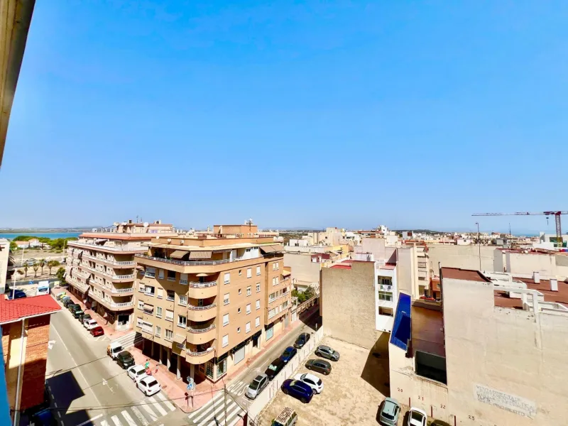 ESPACIOSO APARTAMENTO DE 3 HABITACIONES + PARKING + TRASTERO EN PLANTA 7 CON VISTAS AL MAR