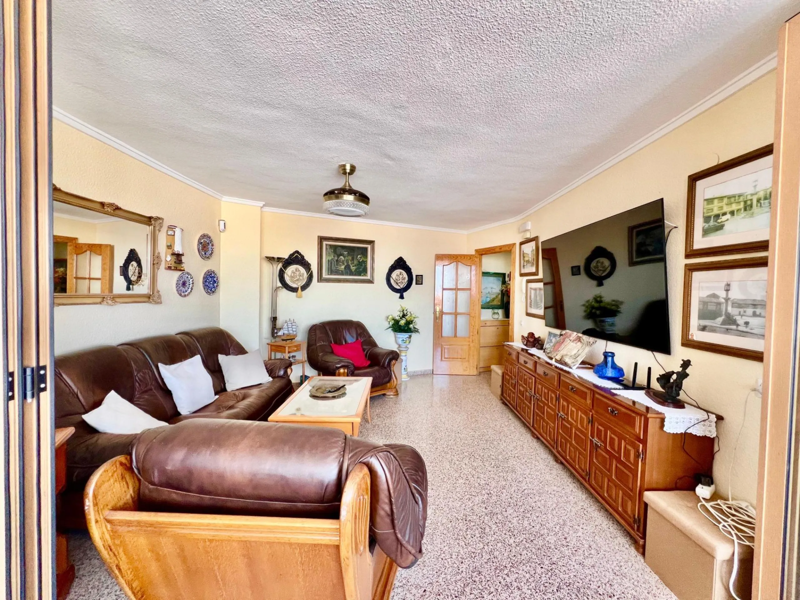 ESPACIOSO APARTAMENTO DE 3 HABITACIONES + PARKING + TRASTERO EN PLANTA 7 CON VISTAS AL MAR