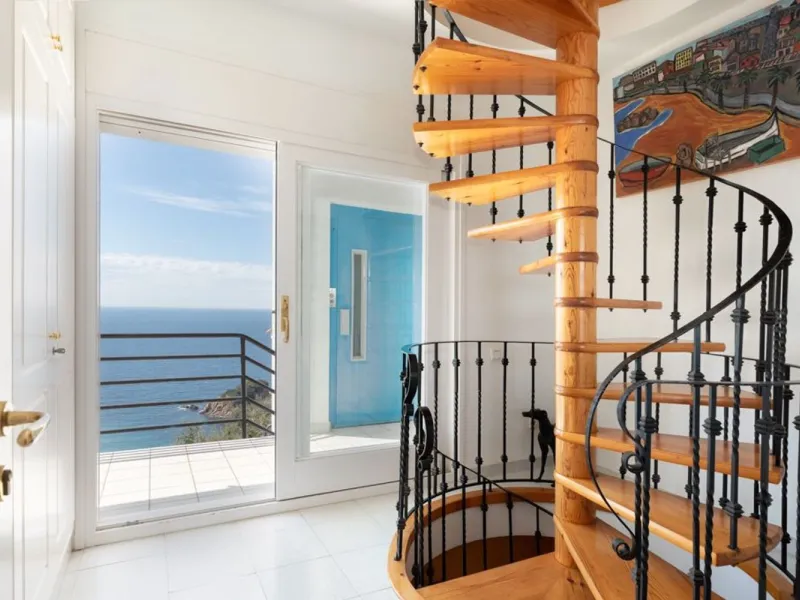 Charming sea-view villa in Cala Sant Francesc, Blanes