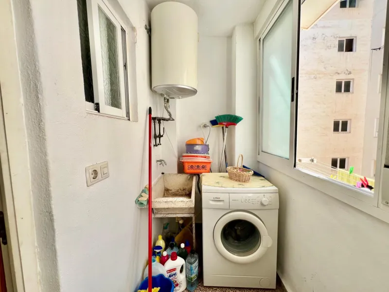 ESPACIOSO APARTAMENTO DE 3 HABITACIONES + PARKING + TRASTERO EN PLANTA 7 CON VISTAS AL MAR
