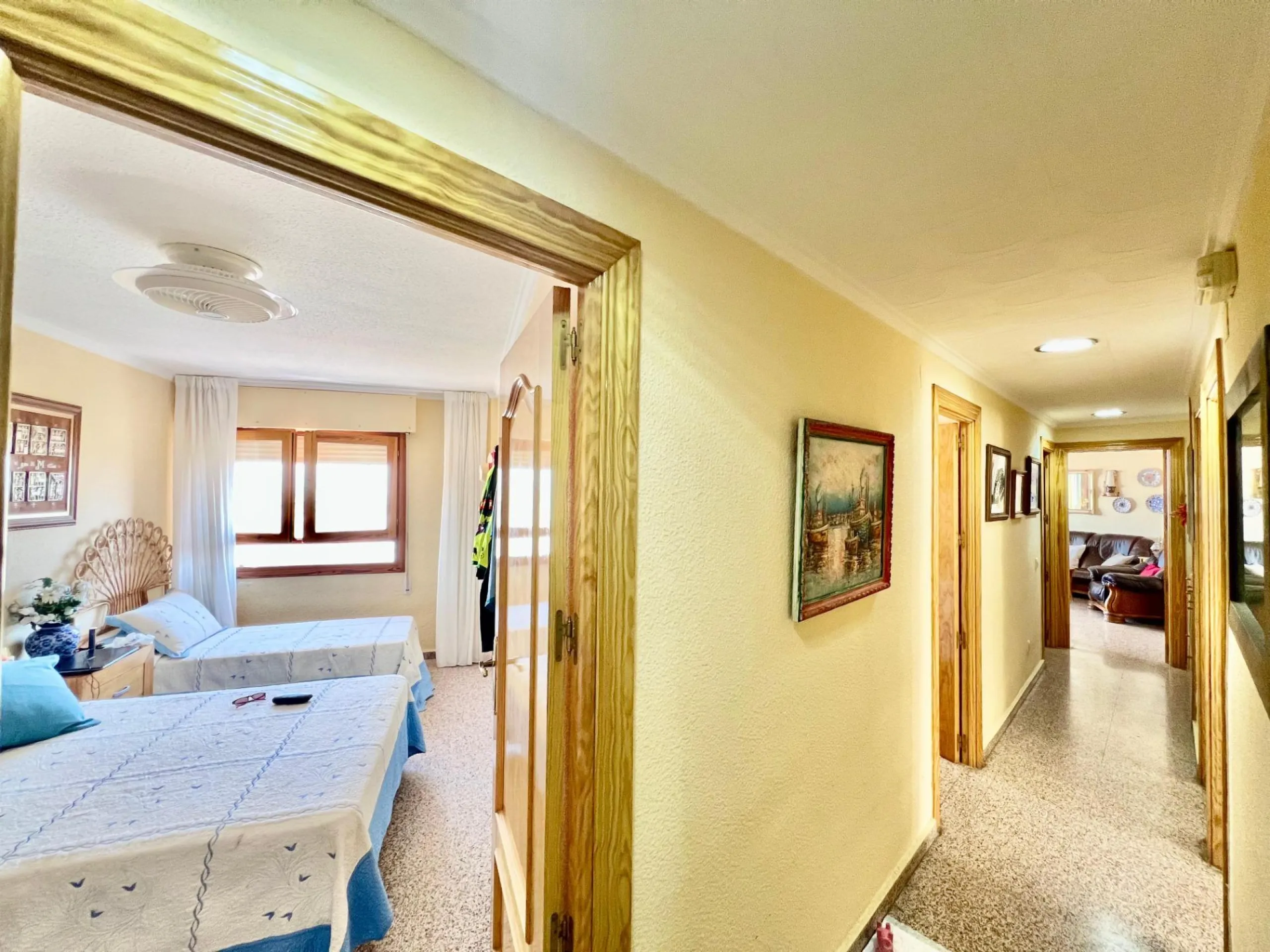ESPACIOSO APARTAMENTO DE 3 HABITACIONES + PARKING + TRASTERO EN PLANTA 7 CON VISTAS AL MAR