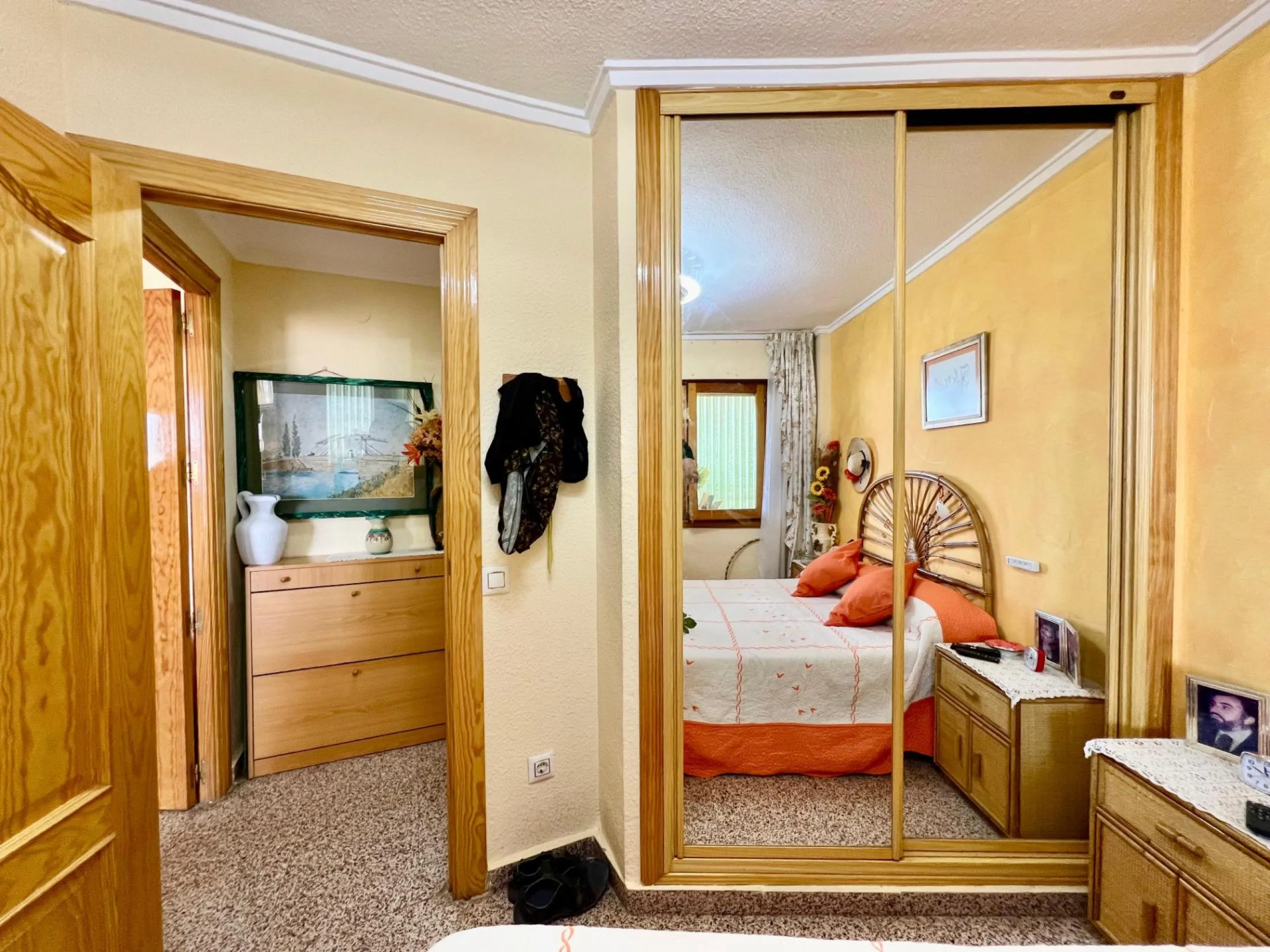 ESPACIOSO APARTAMENTO DE 3 HABITACIONES + PARKING + TRASTERO EN PLANTA 7 CON VISTAS AL MAR