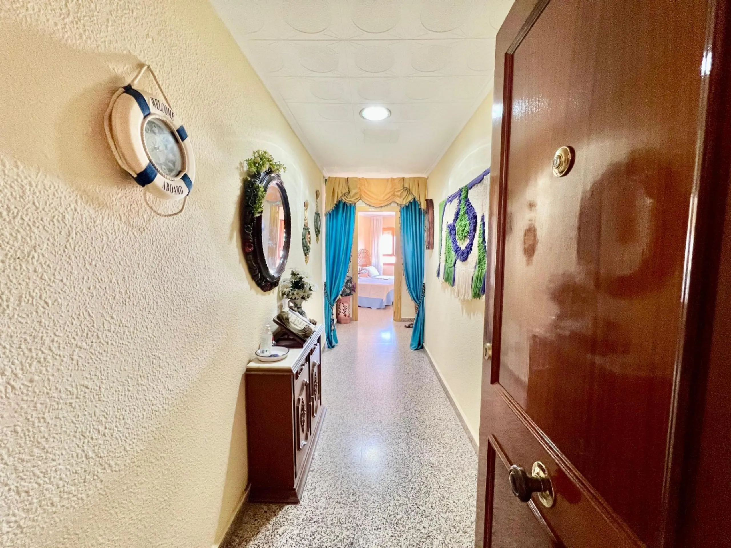 ESPACIOSO APARTAMENTO DE 3 HABITACIONES + PARKING + TRASTERO EN PLANTA 7 CON VISTAS AL MAR