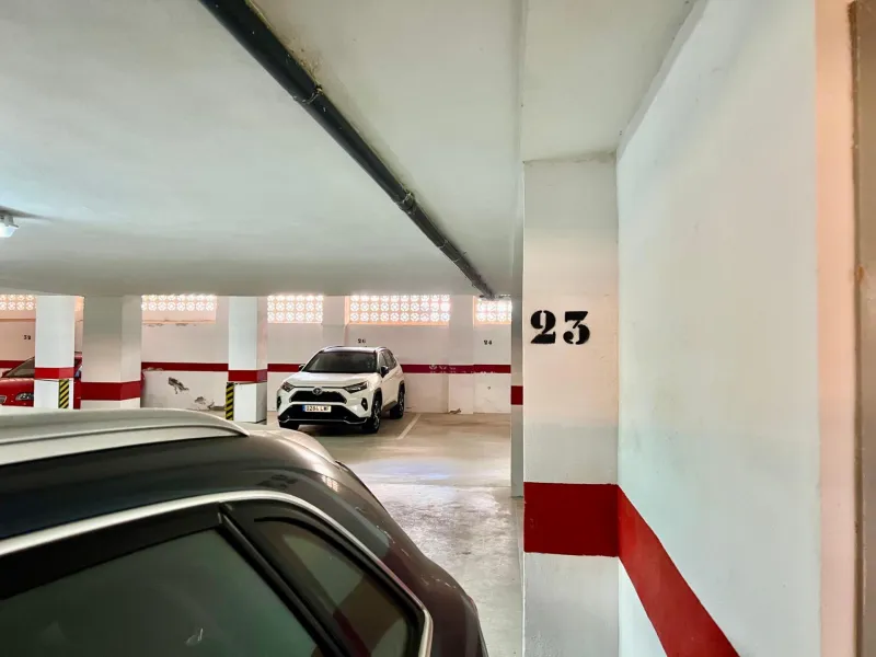 ESPACIOSO APARTAMENTO DE 3 HABITACIONES + PARKING + TRASTERO EN PLANTA 7 CON VISTAS AL MAR