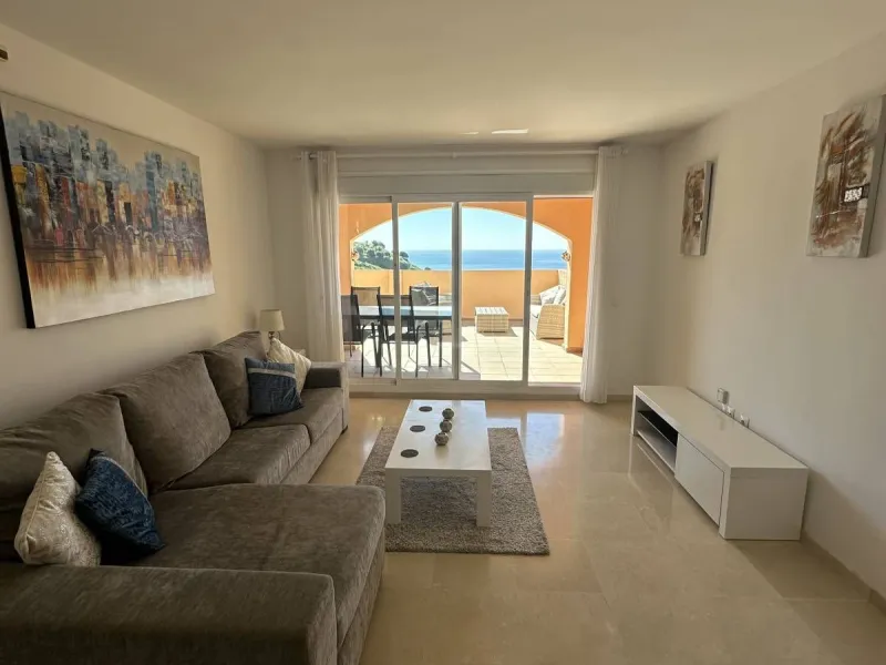 Atemberaubende 2-Zimmer-Wohnung mit Meerblick, privatem Tiefgaragenstellplatz und Abstellraum – Bellavista Hills 2, Calahonda – 349.000 €