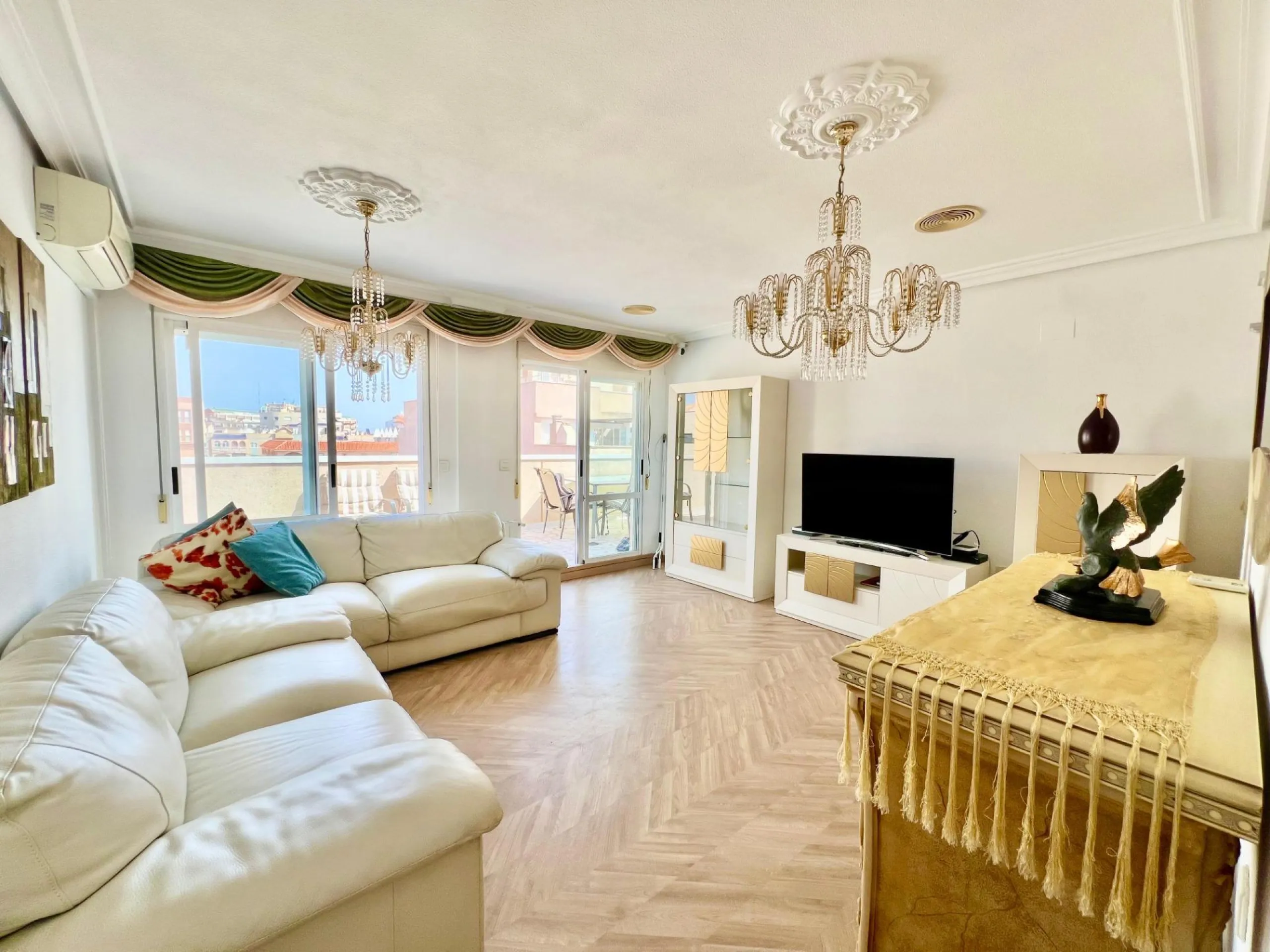 ATICO A 100m DE LA PLAYA DE LA MATA CON IMPRESIONANTE TERRAZA CON VISTAS AL MAR