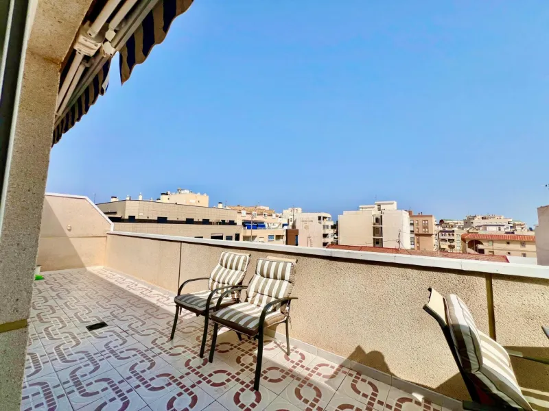 ATICO A 100m DE LA PLAYA DE LA MATA CON IMPRESIONANTE TERRAZA CON VISTAS AL MAR