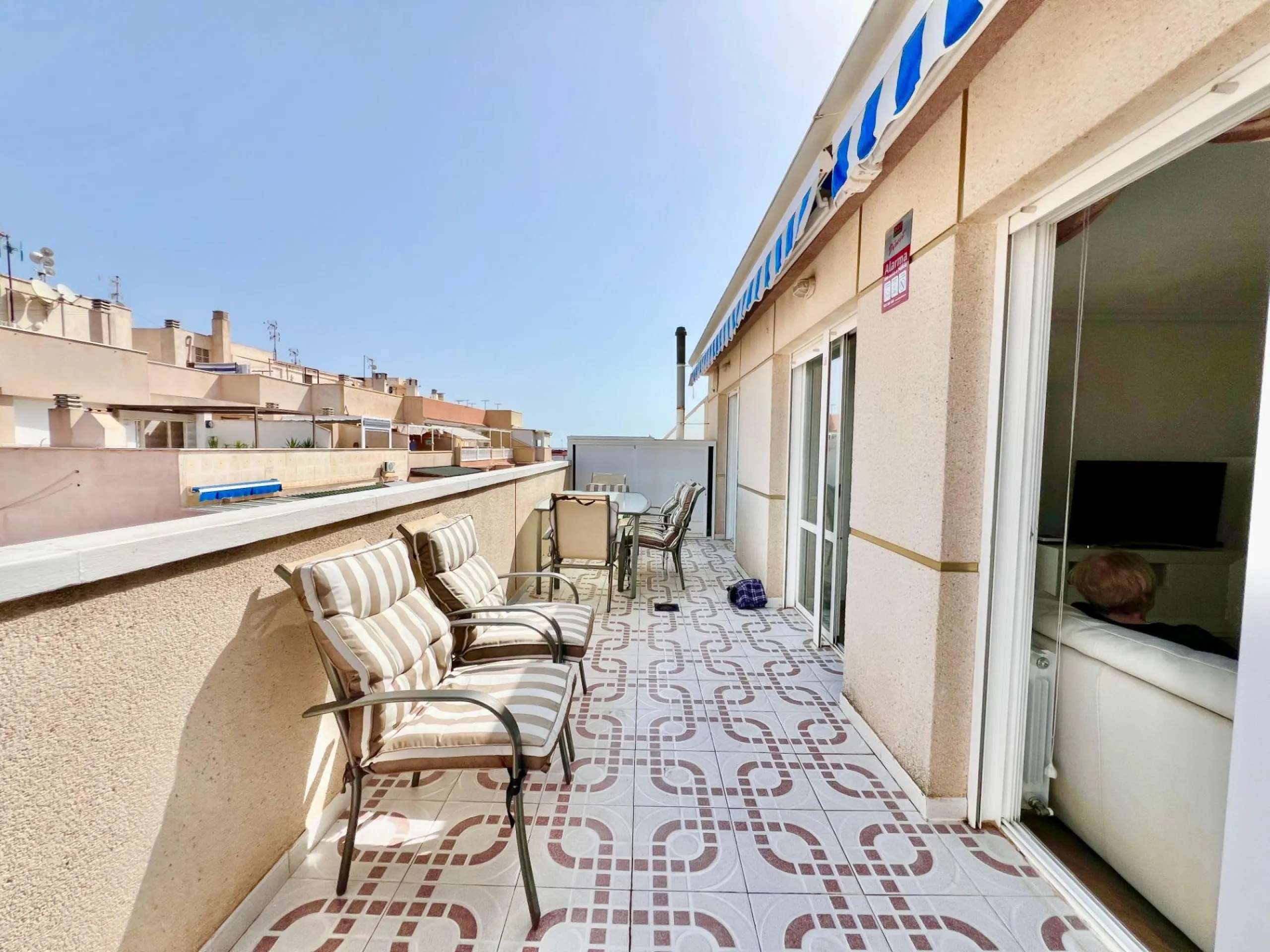 ATICO A 100m DE LA PLAYA DE LA MATA CON IMPRESIONANTE TERRAZA CON VISTAS AL MAR