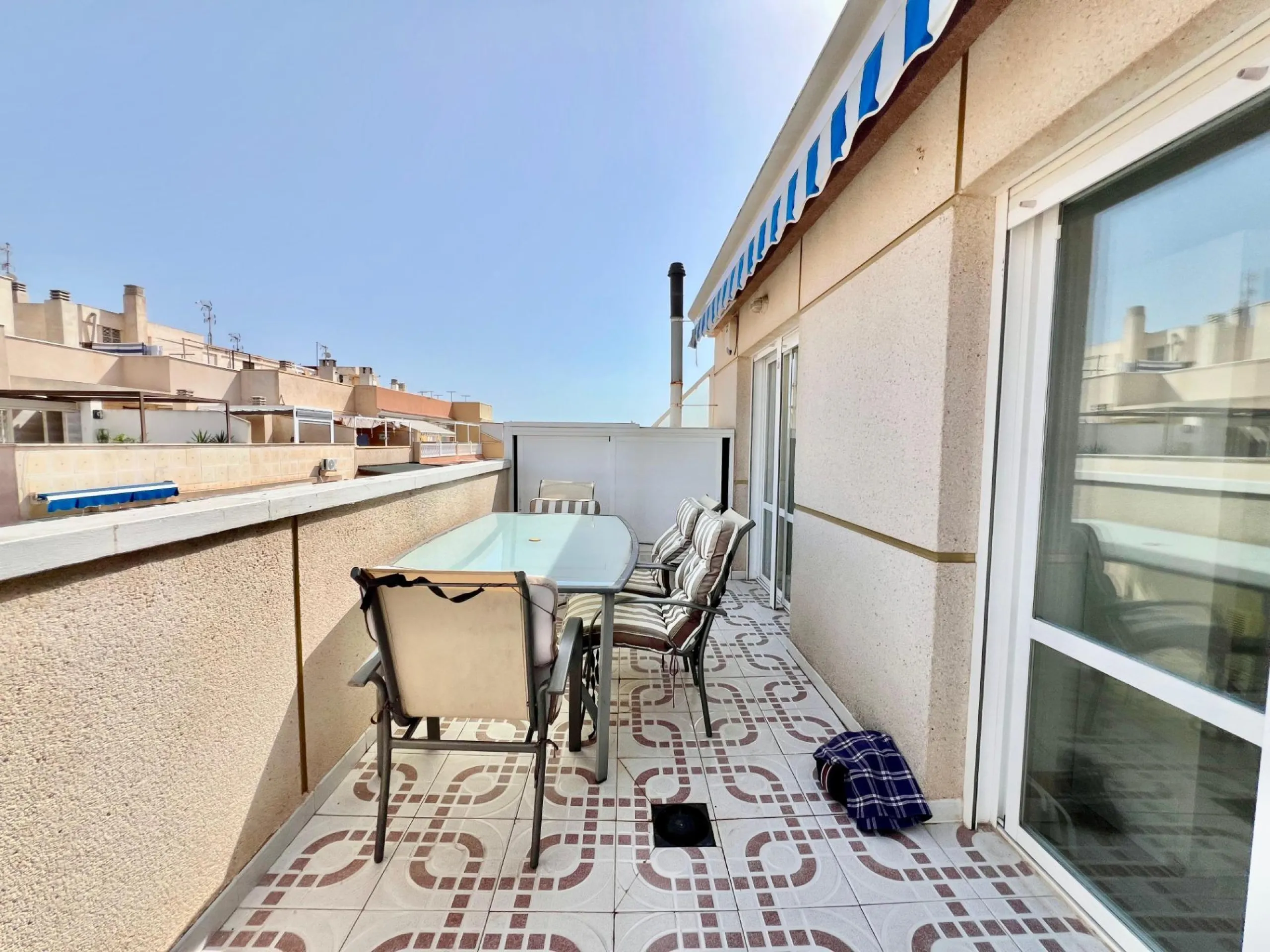 ATICO A 100m DE LA PLAYA DE LA MATA CON IMPRESIONANTE TERRAZA CON VISTAS AL MAR