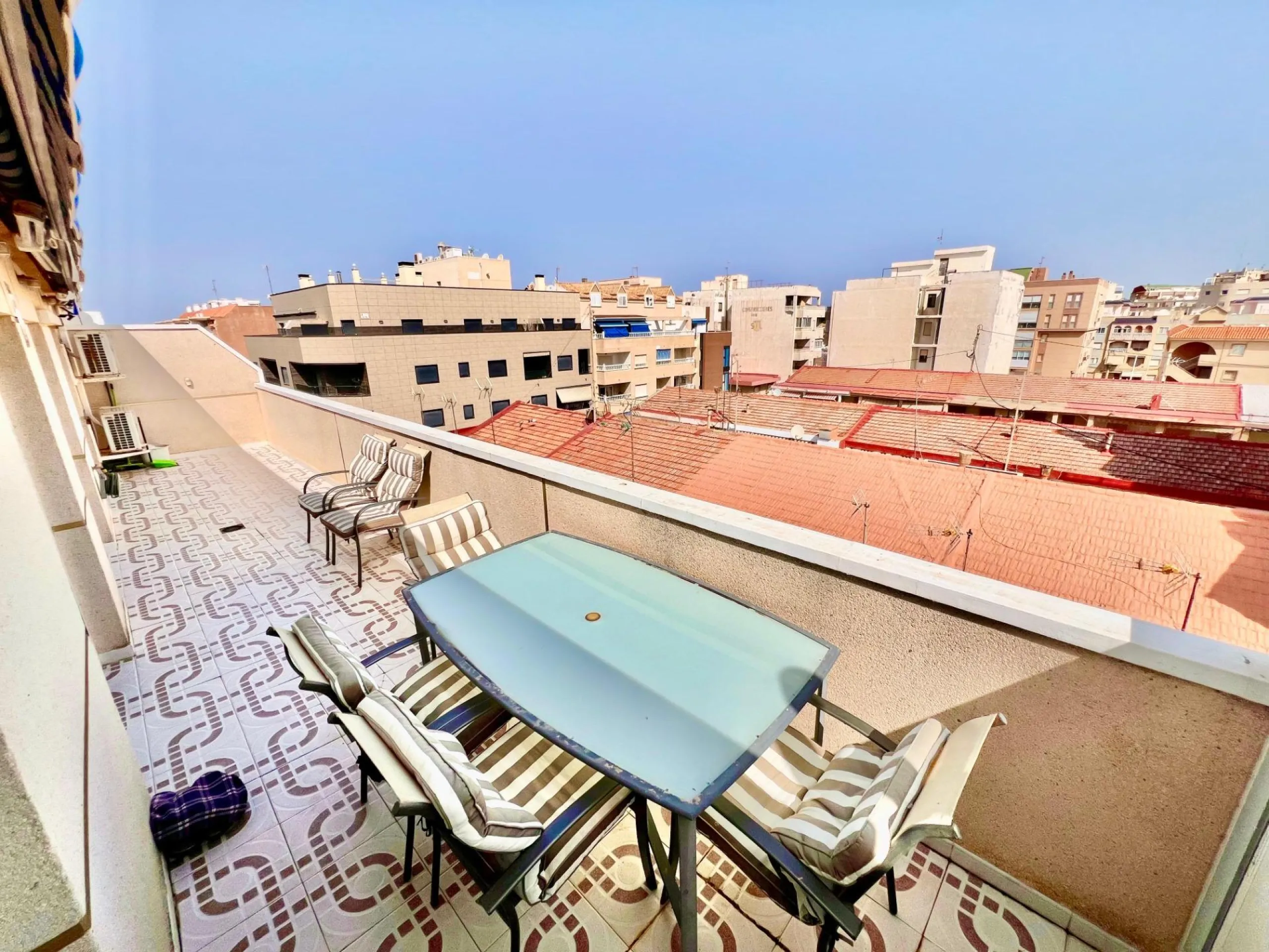 ATICO A 100m DE LA PLAYA DE LA MATA CON IMPRESIONANTE TERRAZA CON VISTAS AL MAR