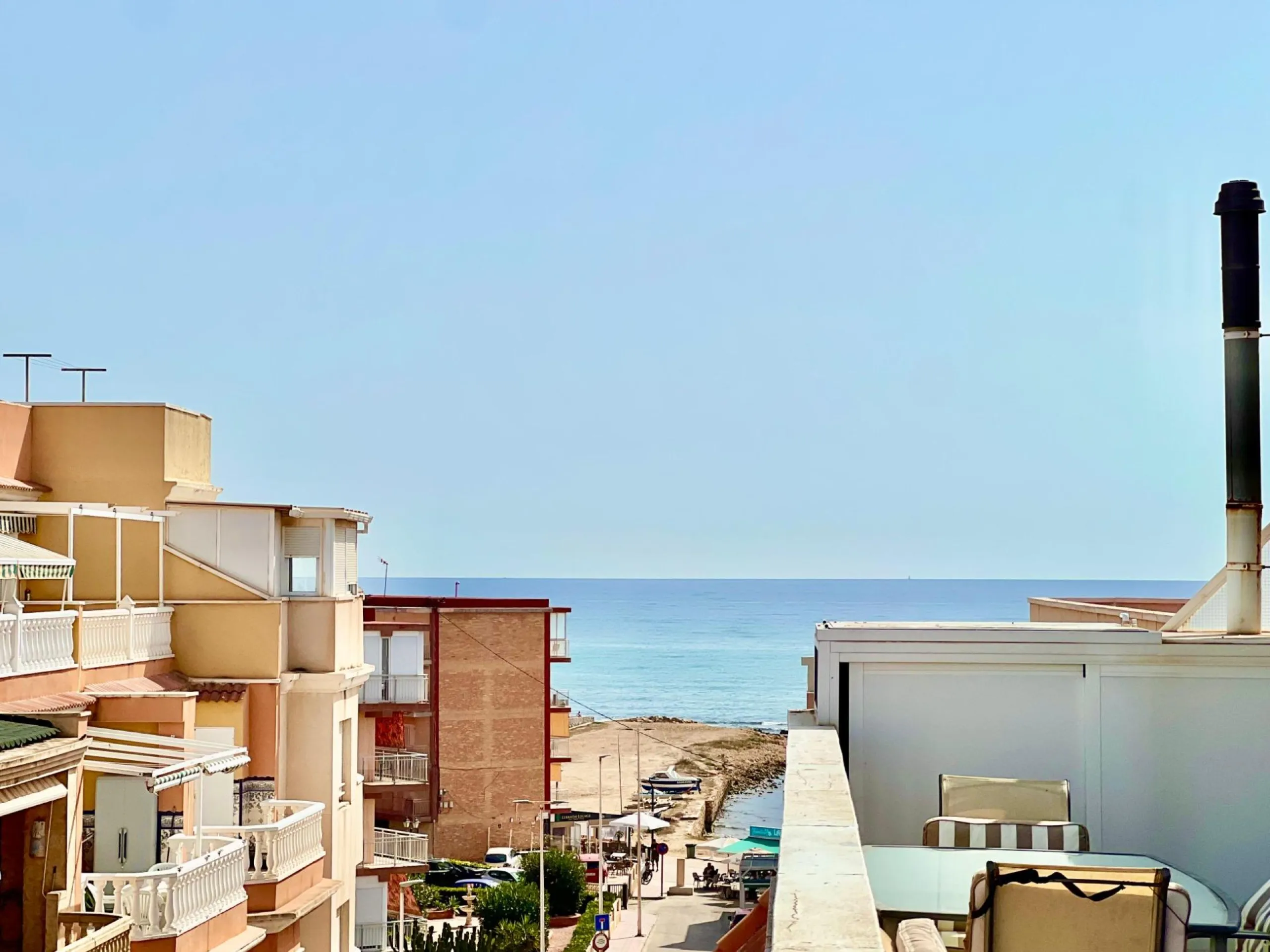 ATICO A 100m DE LA PLAYA DE LA MATA CON IMPRESIONANTE TERRAZA CON VISTAS AL MAR