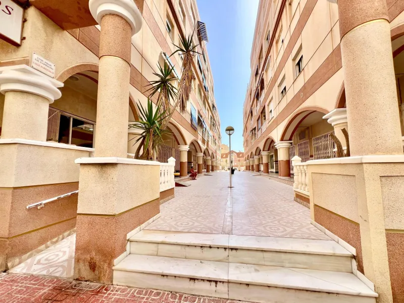ATICO A 100m DE LA PLAYA DE LA MATA CON IMPRESIONANTE TERRAZA CON VISTAS AL MAR