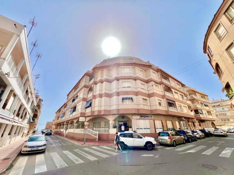 ATICO A 100m DE LA PLAYA DE LA MATA CON IMPRESIONANTE TERRAZA CON VISTAS AL MAR