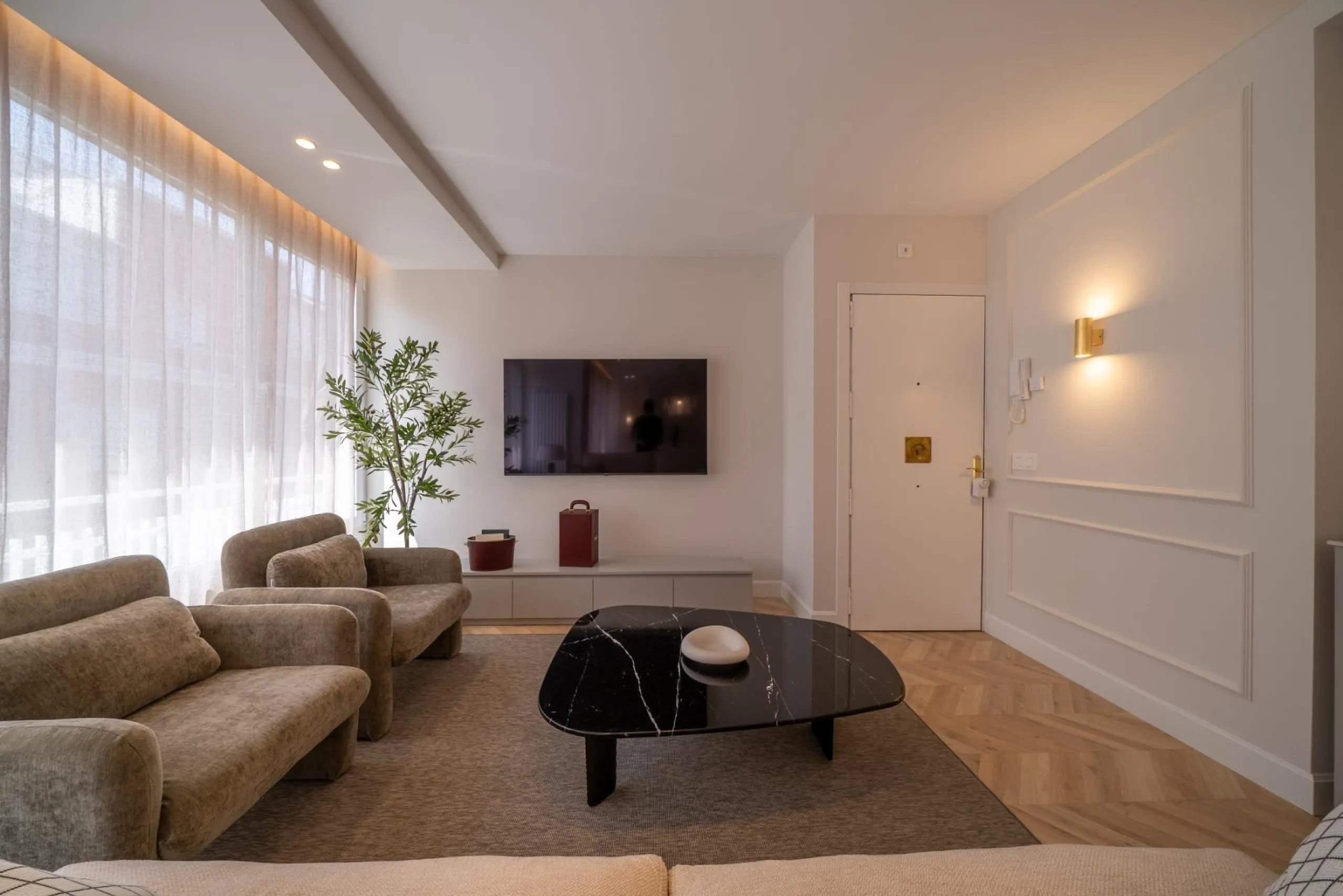 VIVIENDA DE LUJO EN GOYA CON PLAZA DE GARAJE