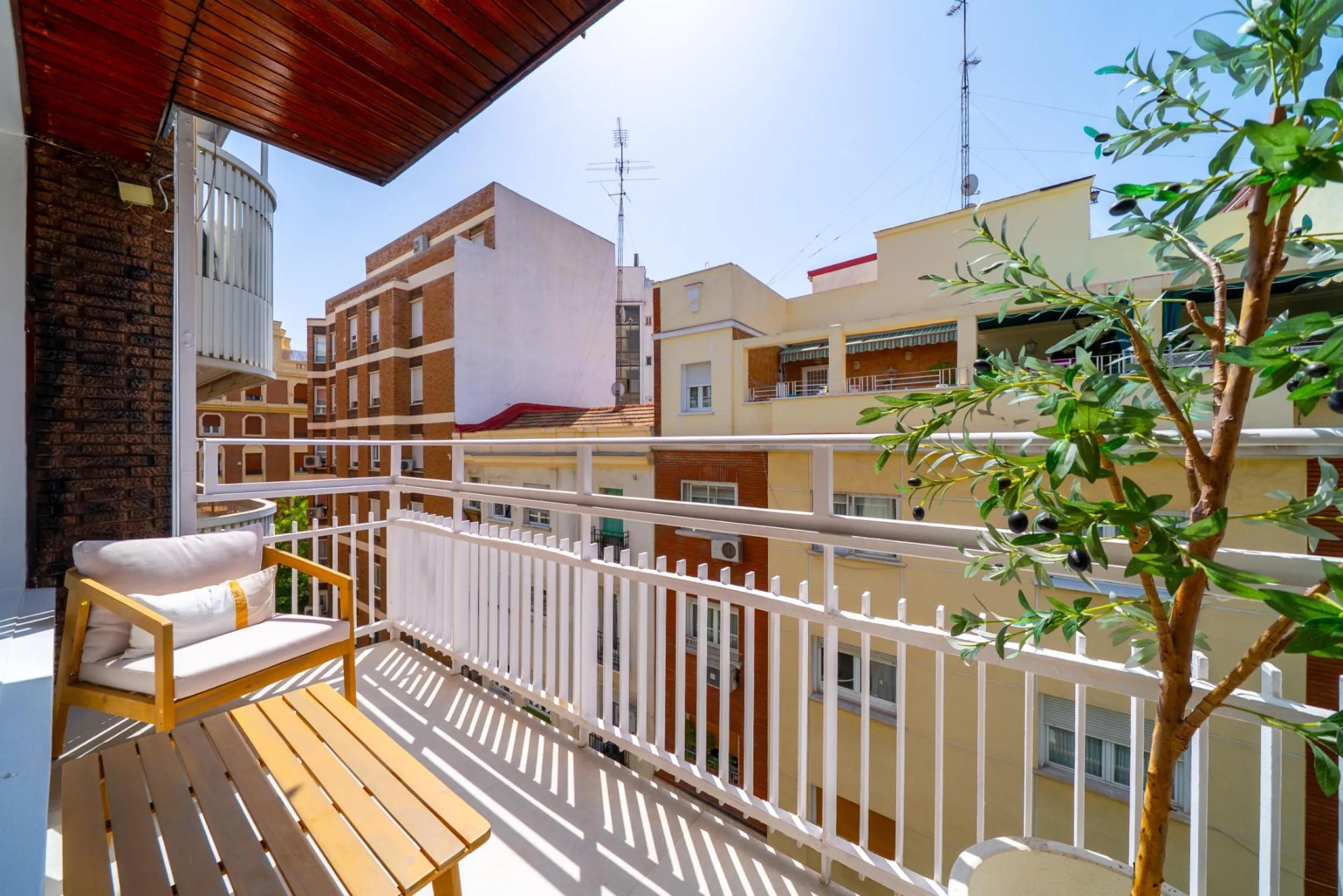 VIVIENDA DE LUJO EN GOYA CON PLAZA DE GARAJE