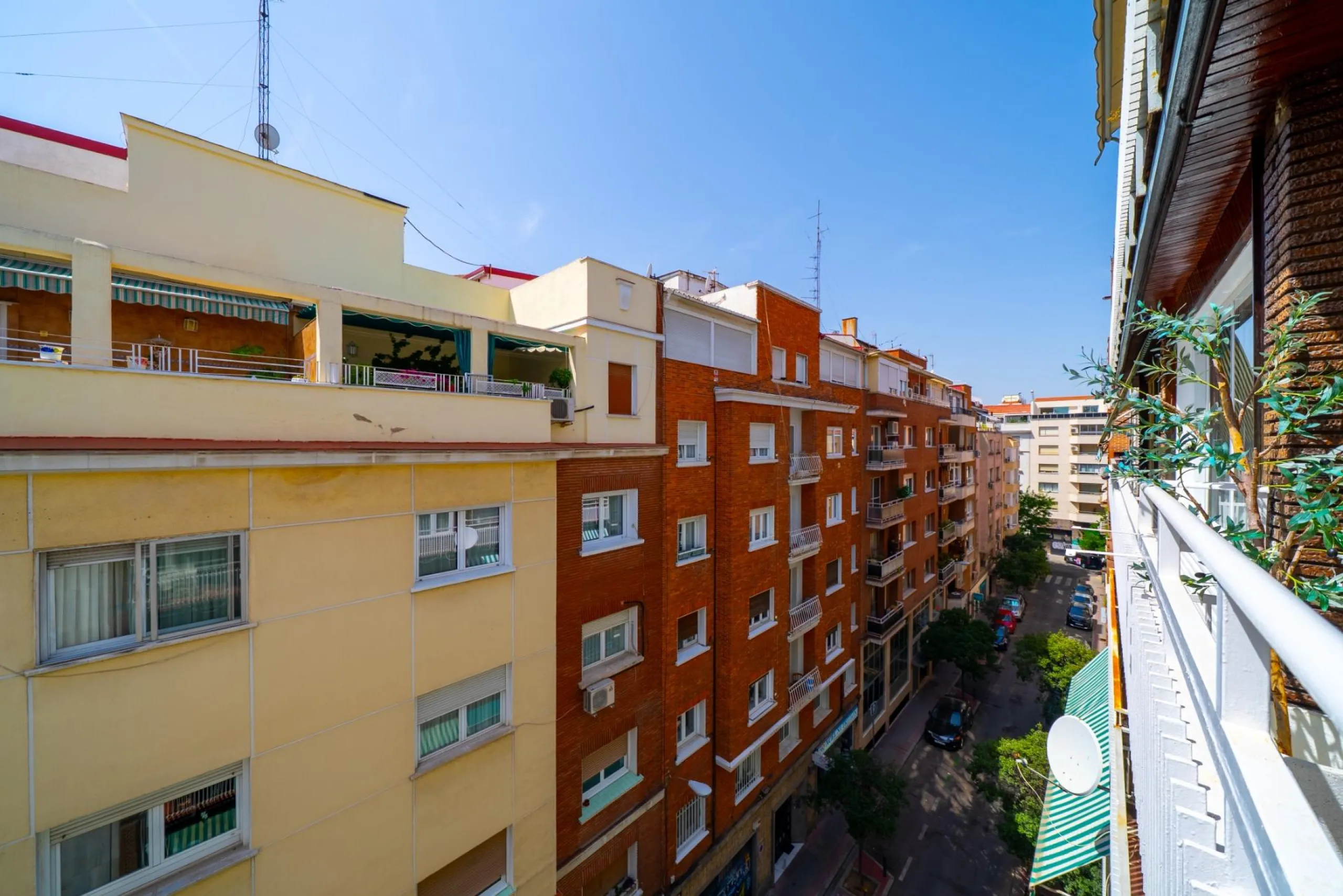 VIVIENDA DE LUJO EN GOYA CON PLAZA DE GARAJE