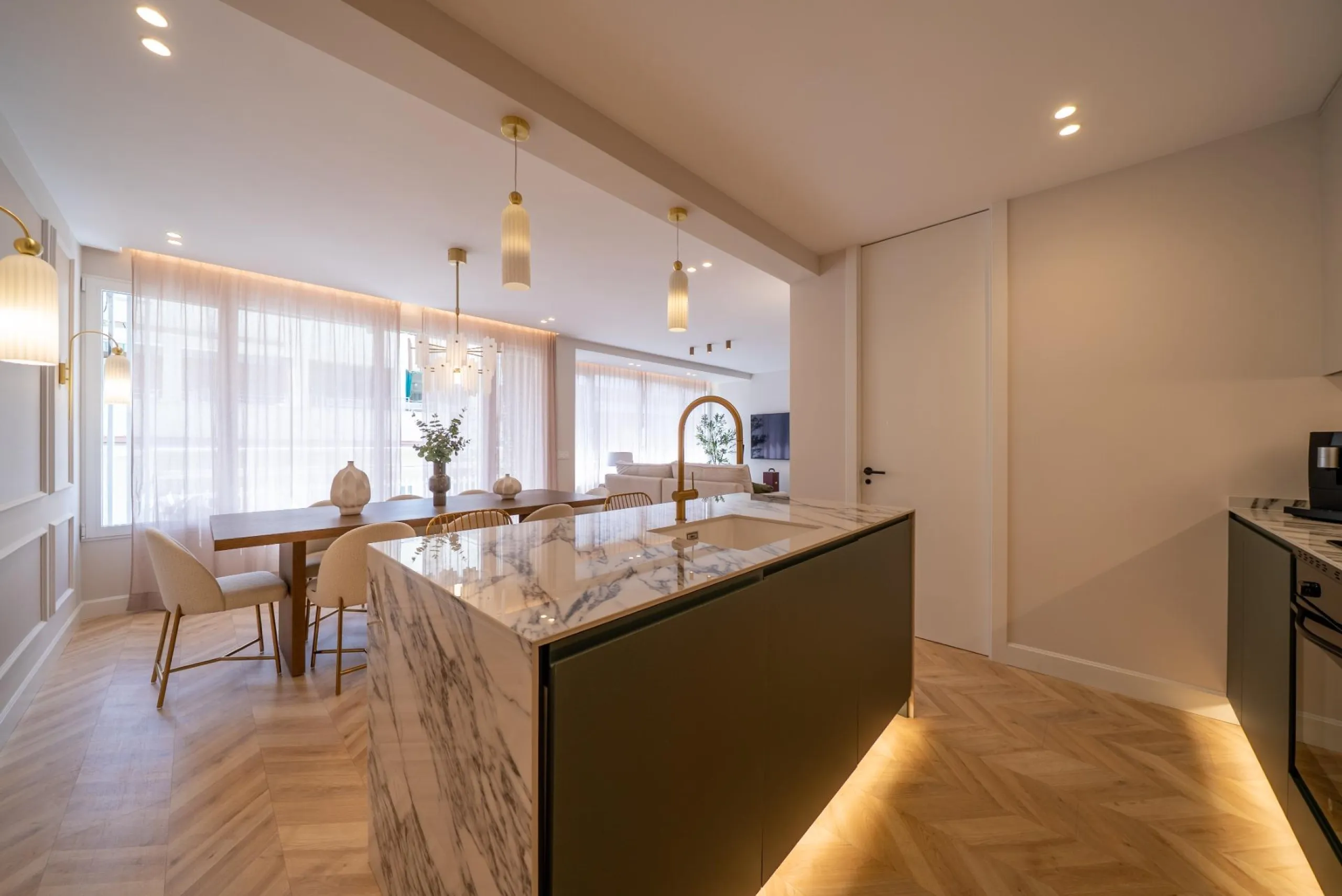 VIVIENDA DE LUJO EN GOYA CON PLAZA DE GARAJE