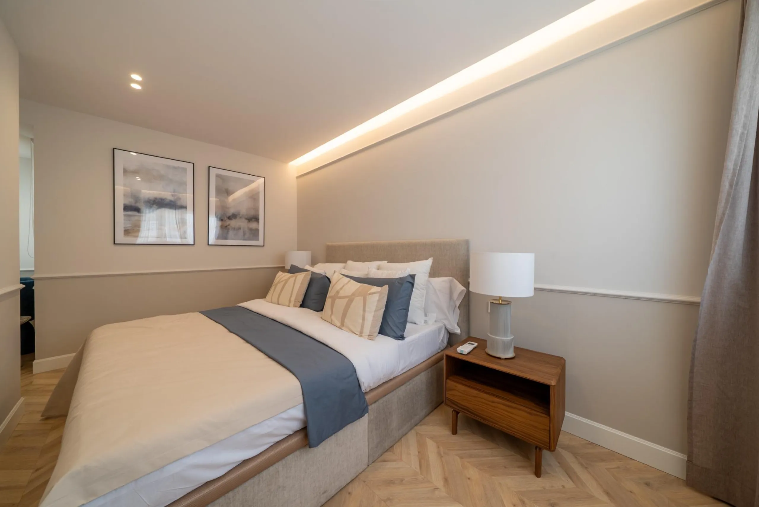 VIVIENDA DE LUJO EN GOYA CON PLAZA DE GARAJE