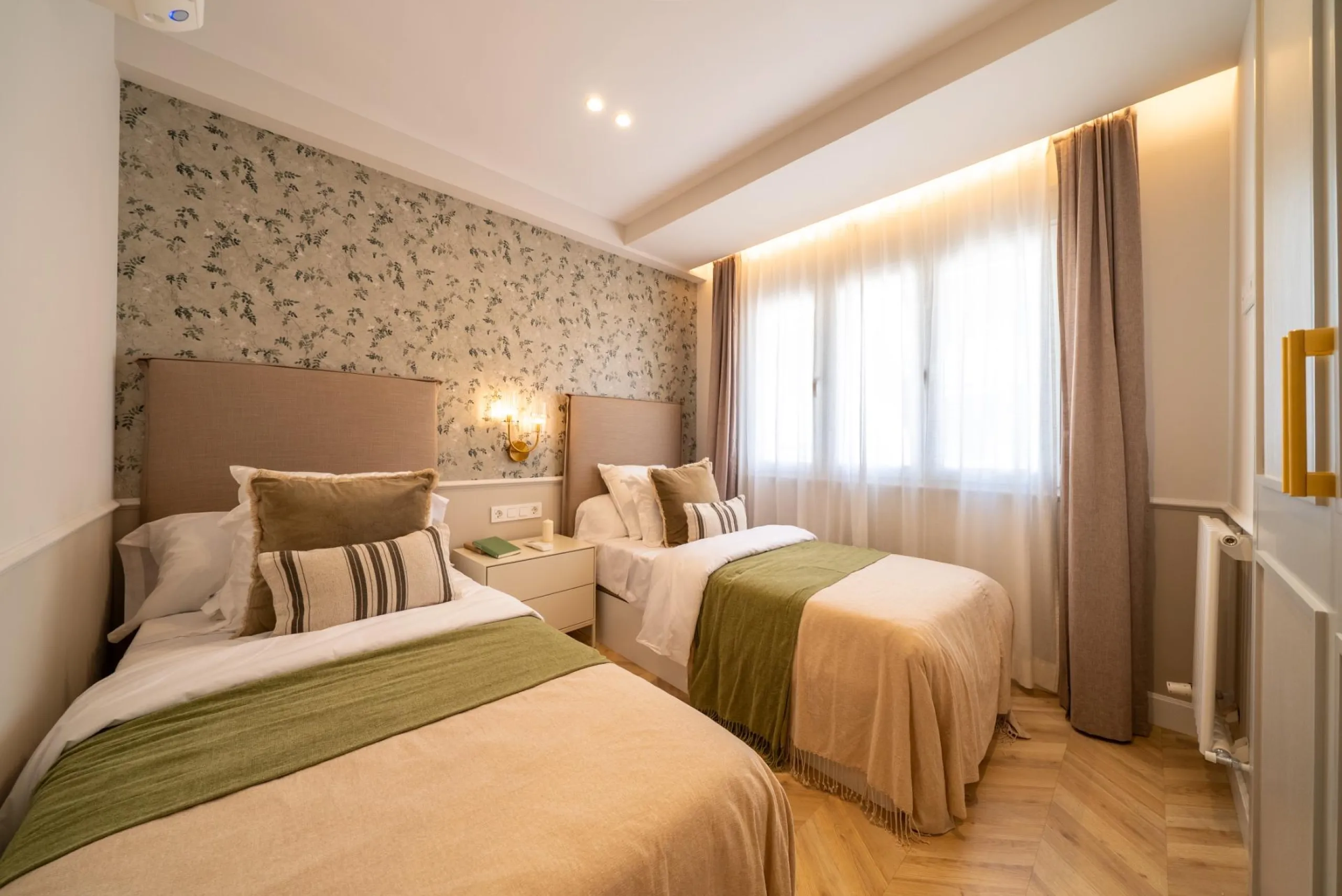 VIVIENDA DE LUJO EN GOYA CON PLAZA DE GARAJE