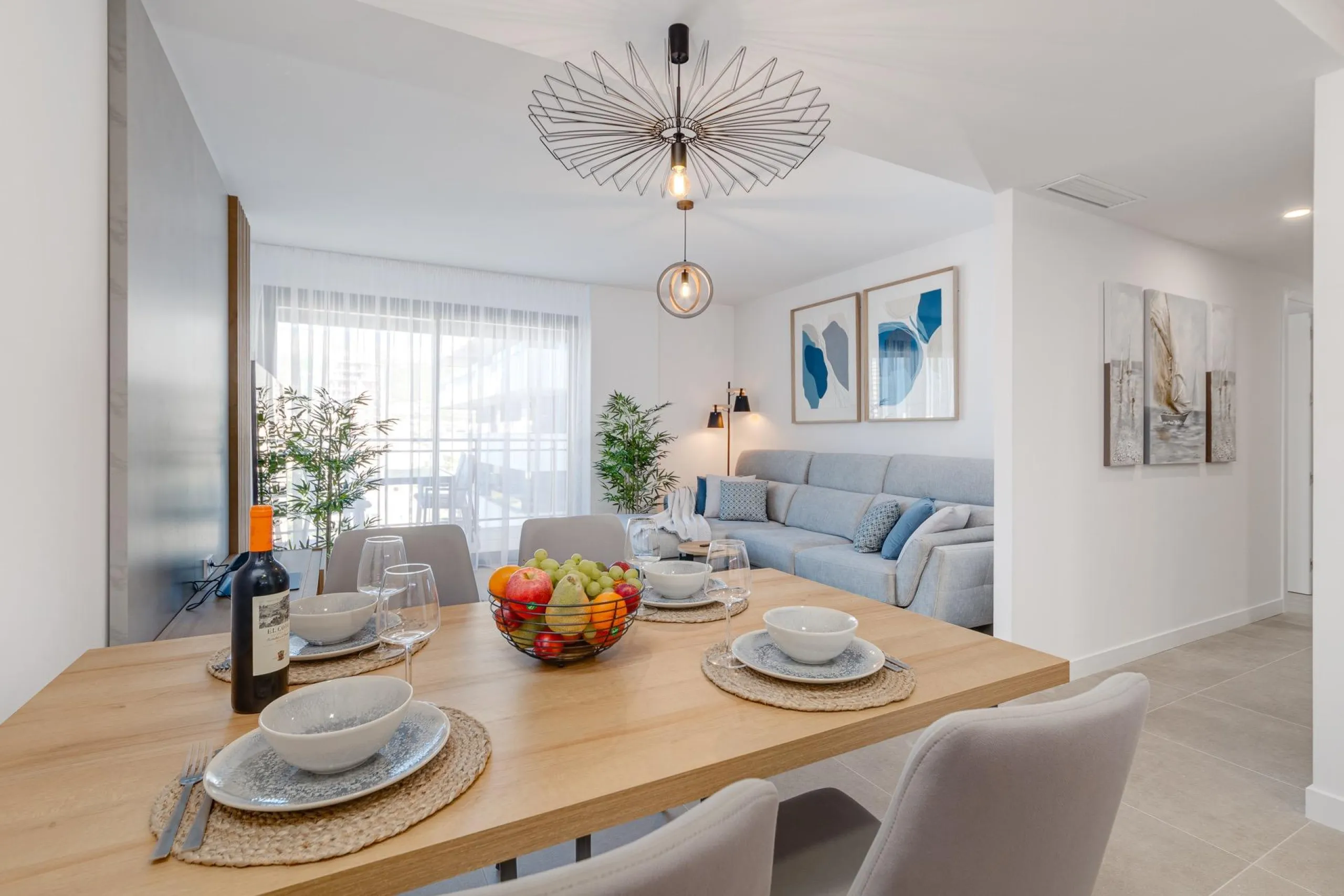SPECTACULAR NEW LARGE APARTMENT WITH SEA AND MOUNTAIN VIEWS IN CALPE