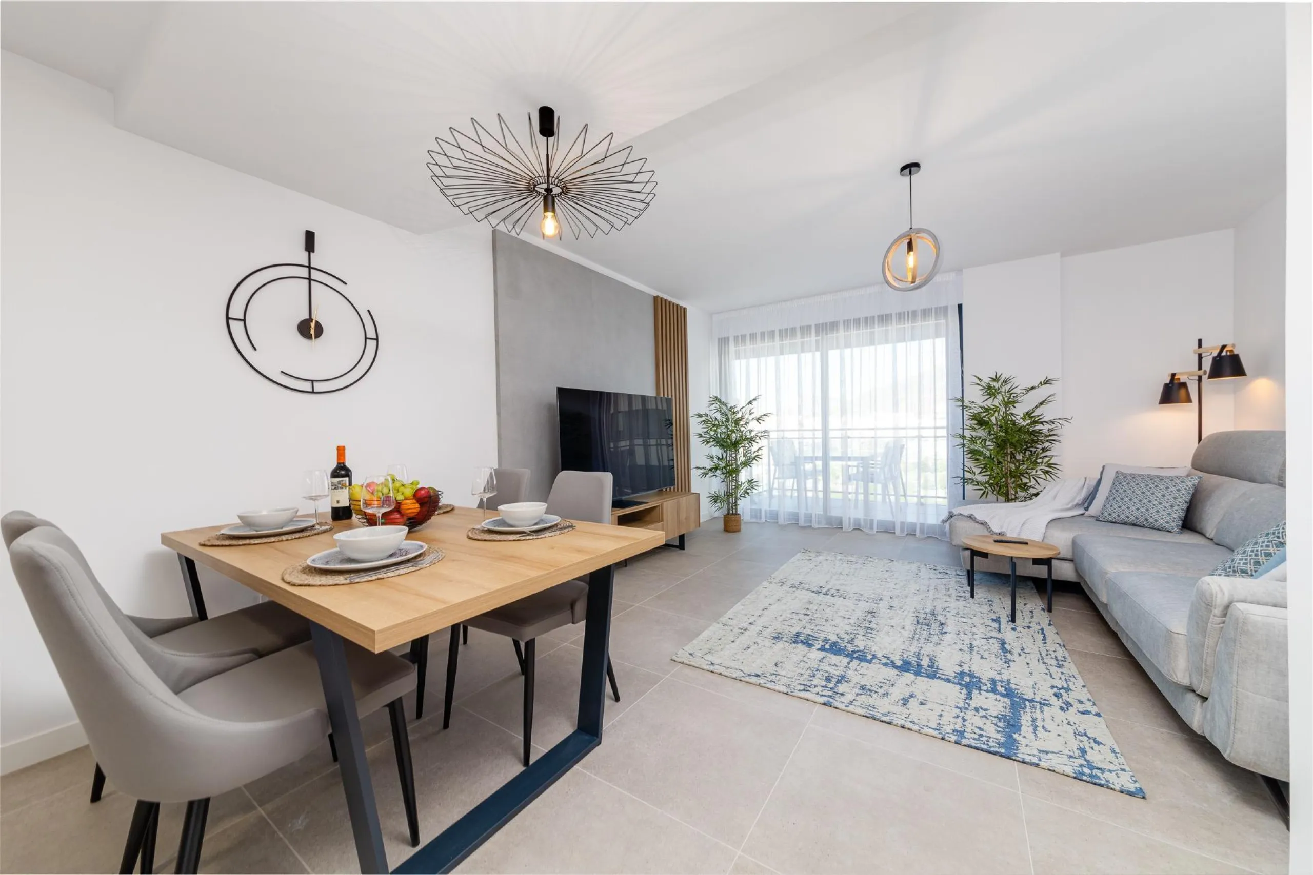 SPECTACULAR NEW LARGE APARTMENT WITH SEA AND MOUNTAIN VIEWS IN CALPE