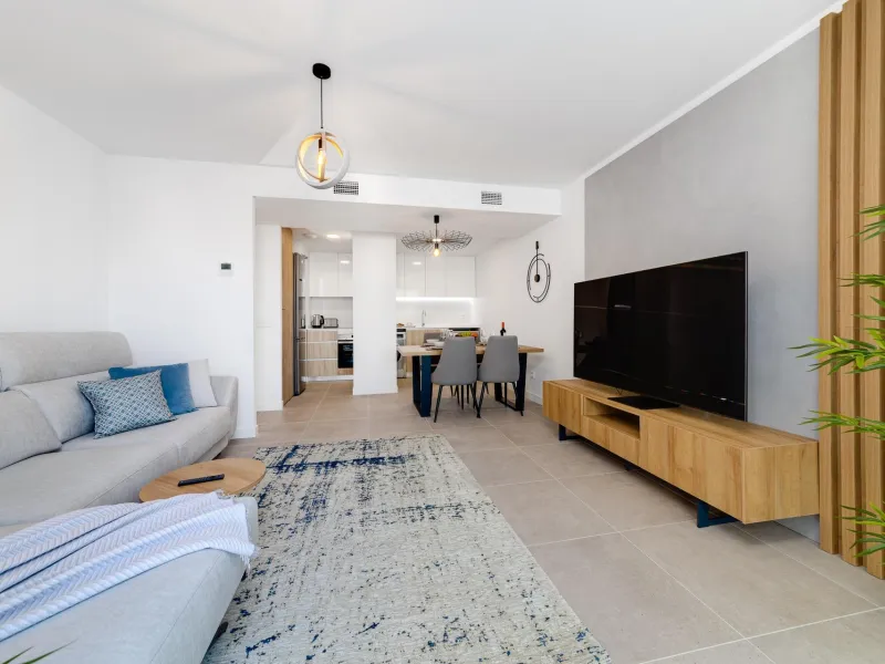 SPECTACULAR NEW LARGE APARTMENT WITH SEA AND MOUNTAIN VIEWS IN CALPE