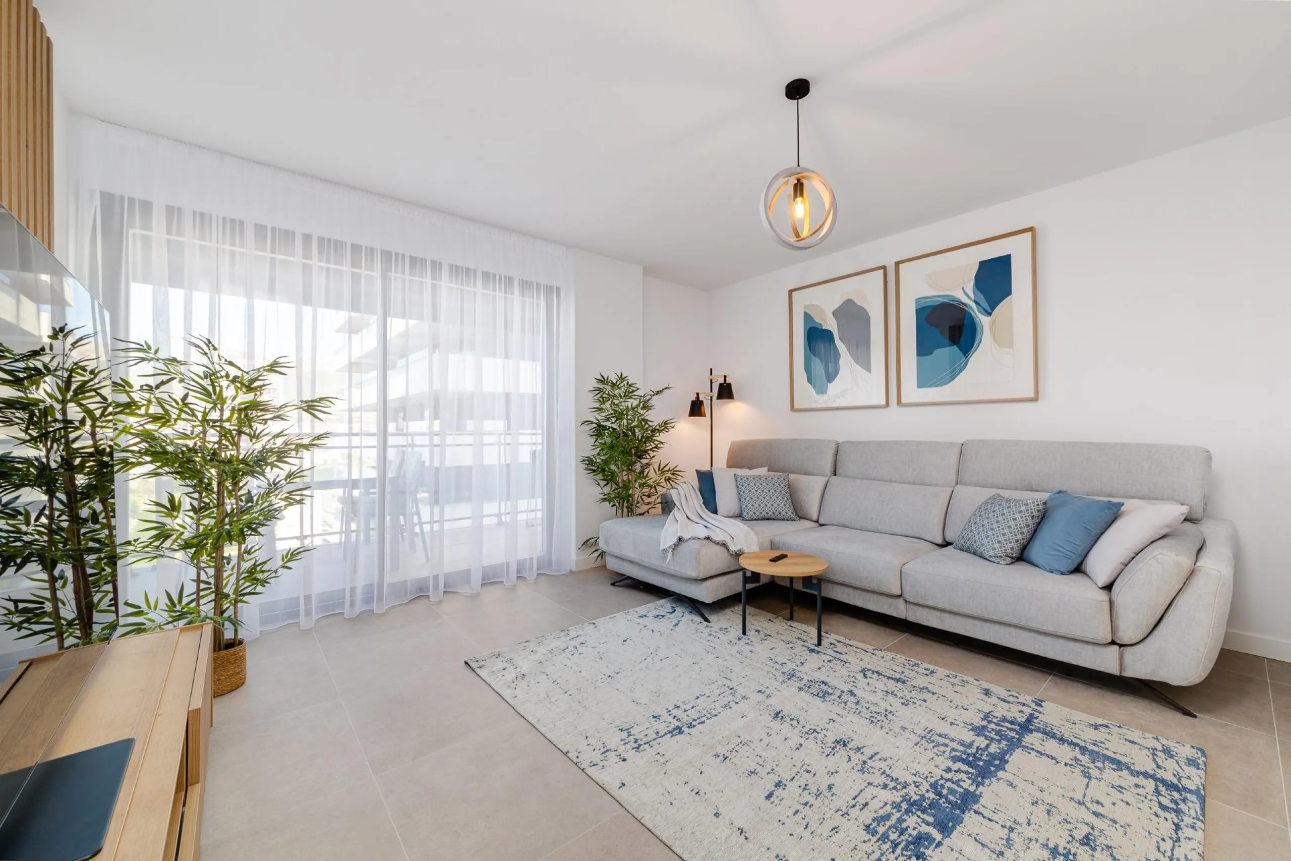 SPECTACULAR NEW LARGE APARTMENT WITH SEA AND MOUNTAIN VIEWS IN CALPE