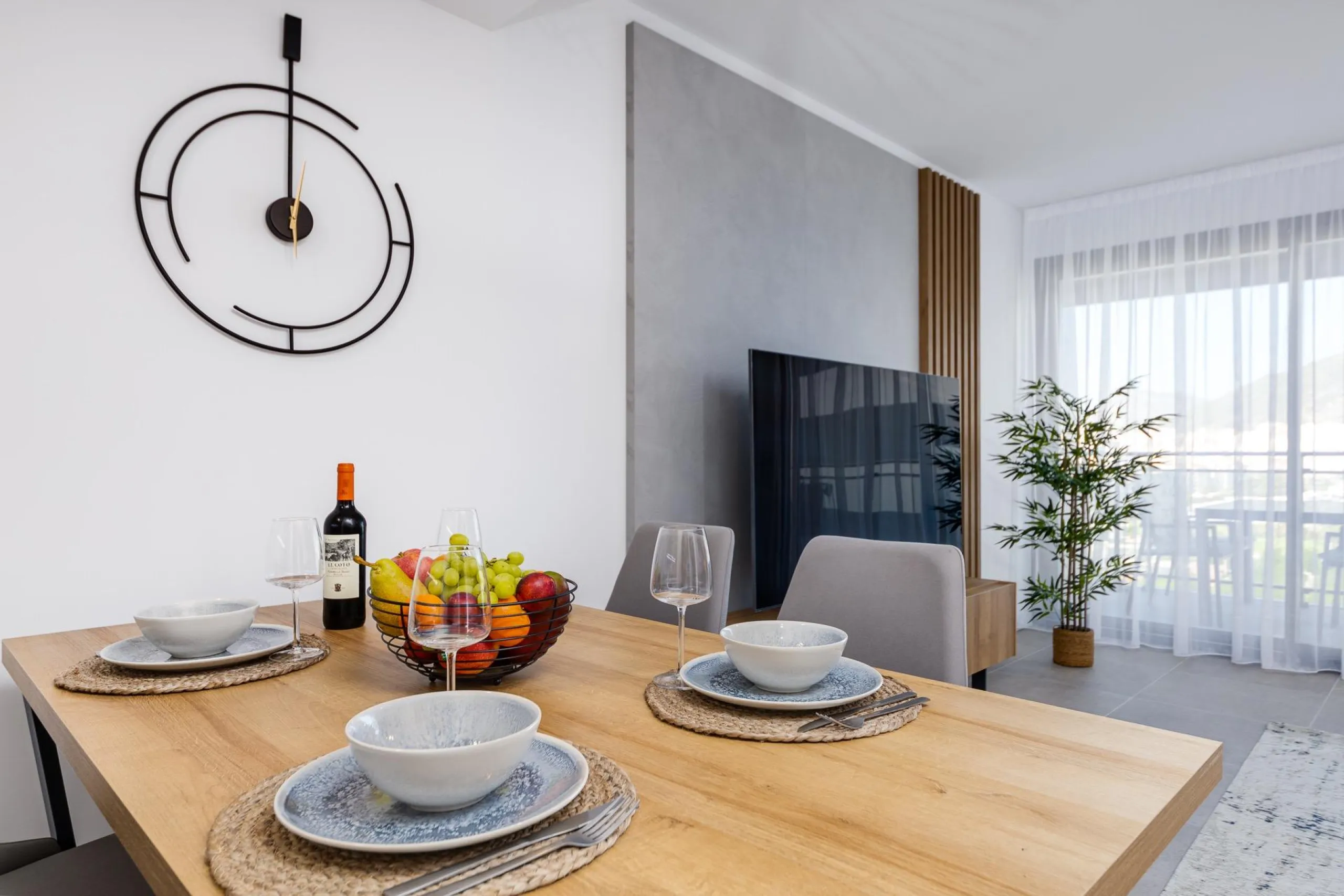 SPECTACULAR NEW LARGE APARTMENT WITH SEA AND MOUNTAIN VIEWS IN CALPE