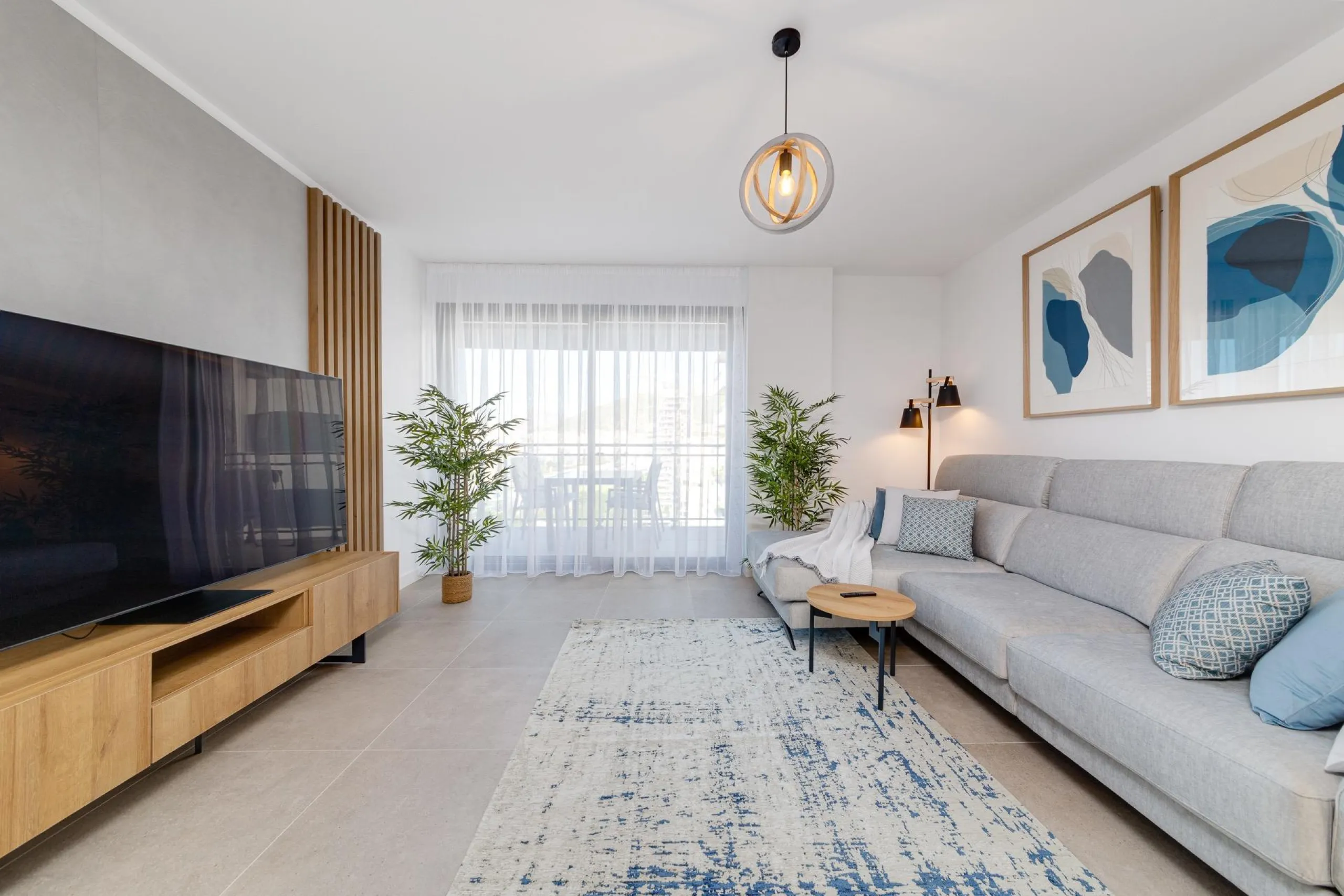 SPECTACULAR NEW LARGE APARTMENT WITH SEA AND MOUNTAIN VIEWS IN CALPE